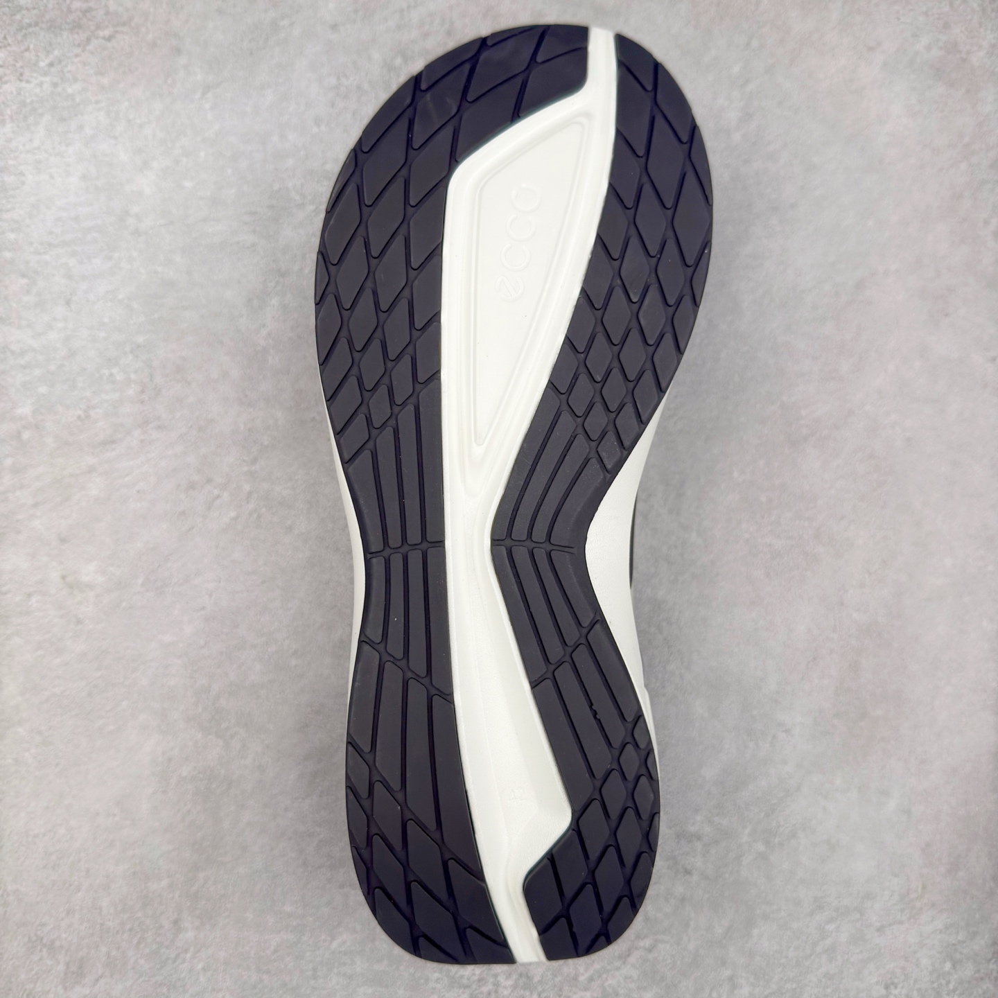 图片[9]-官方天猫ECCO/爱步官方BIOM 2.2系列 网砂透气休闲鞋 跑步鞋 公司级品质 广东产 官网订制 精选进口材质 一比一开模 整体鞋面走线清晰精整 采用ECCO家族制鞋工艺 突显运动舒适 潮流休闲时尚大气 货号： 8307741216 尺码：39 40 41 42 43 44 45 （标准码）-选品中心