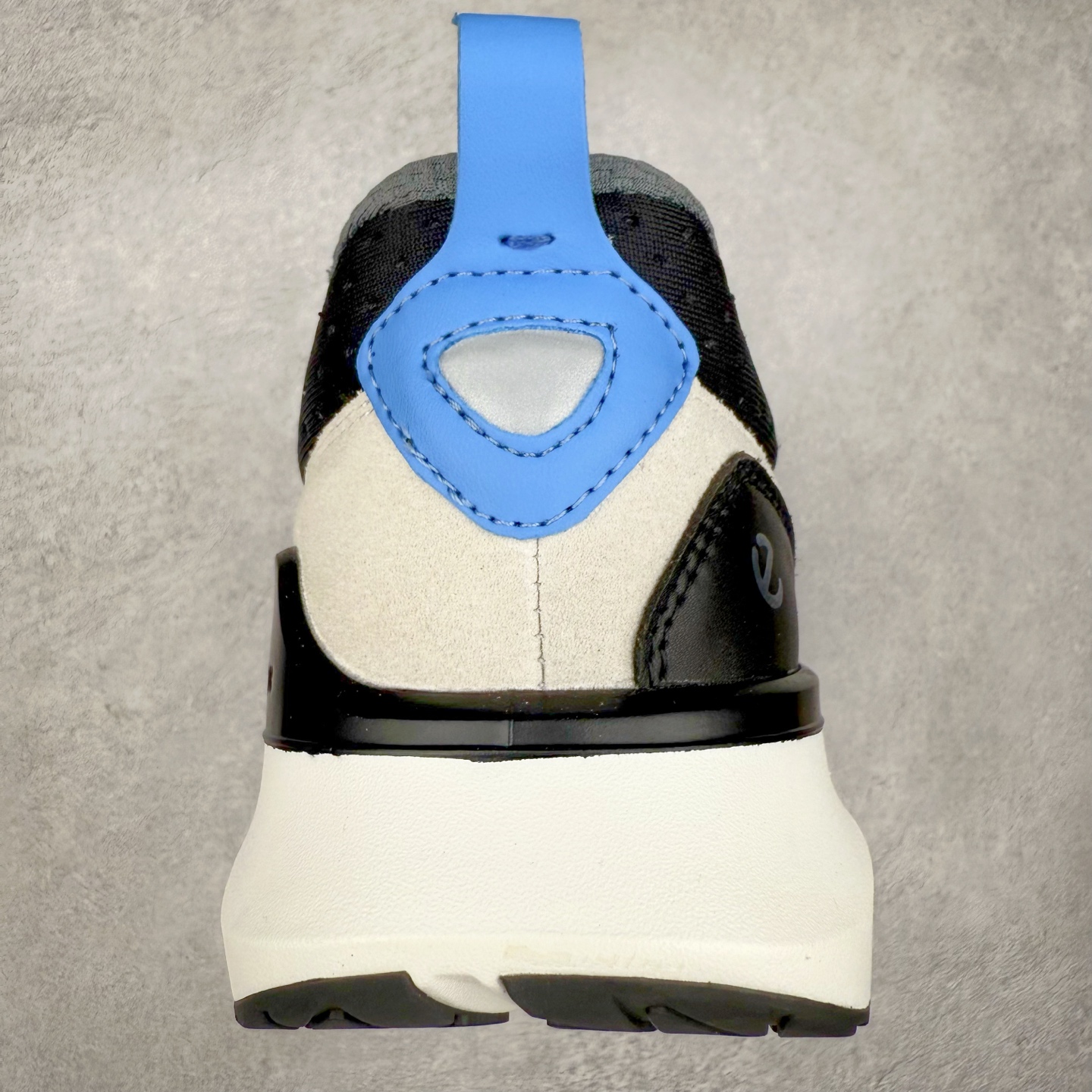 图片[8]-官方天猫ECCO/爱步官方BIOM 2.2系列 网砂透气休闲鞋 跑步鞋 公司级品质 广东产 官网订制 精选进口材质 一比一开模 整体鞋面走线清晰精整 采用ECCO家族制鞋工艺 突显运动舒适 潮流休闲时尚大气 货号： 8307741216 尺码：39 40 41 42 43 44 45 （标准码）-选品中心