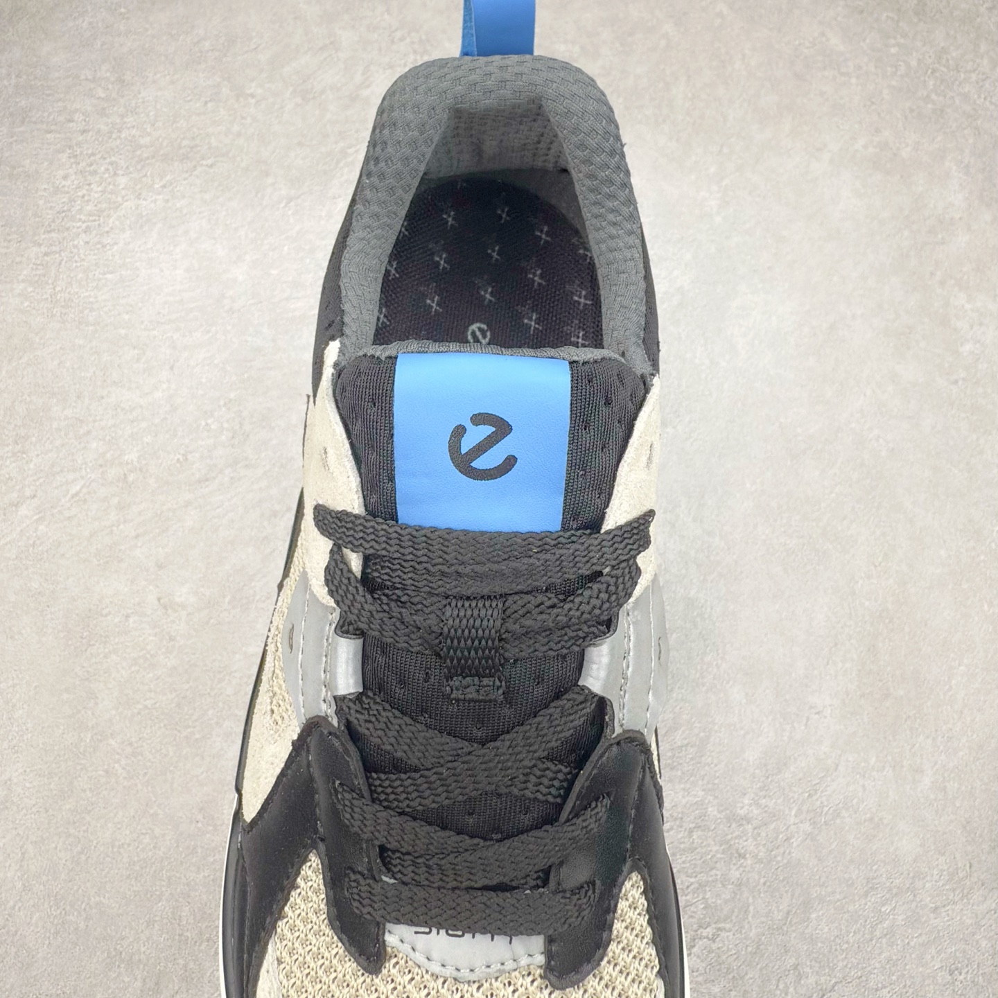 图片[5]-官方天猫ECCO/爱步官方BIOM 2.2系列 网砂透气休闲鞋 跑步鞋 公司级品质 广东产 官网订制 精选进口材质 一比一开模 整体鞋面走线清晰精整 采用ECCO家族制鞋工艺 突显运动舒适 潮流休闲时尚大气 货号： 8307741216 尺码：39 40 41 42 43 44 45 （标准码）-选品中心