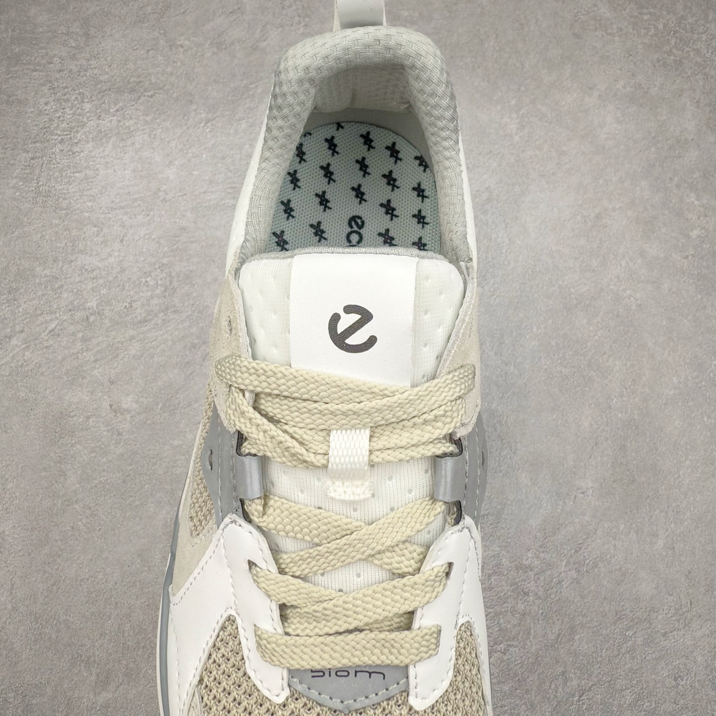 图片[5]-官方天猫ECCO/爱步官方BIOM 2.2系列 网砂透气休闲鞋 跑步鞋 公司级品质 广东产 官网订制 精选进口材质 一比一开模 整体鞋面走线清晰精整 采用ECCO家族制鞋工艺 突显运动舒适 潮流休闲时尚大气 货号： 8307741216 尺码：39 40 41 42 43 44 45 （标准码）-选品中心