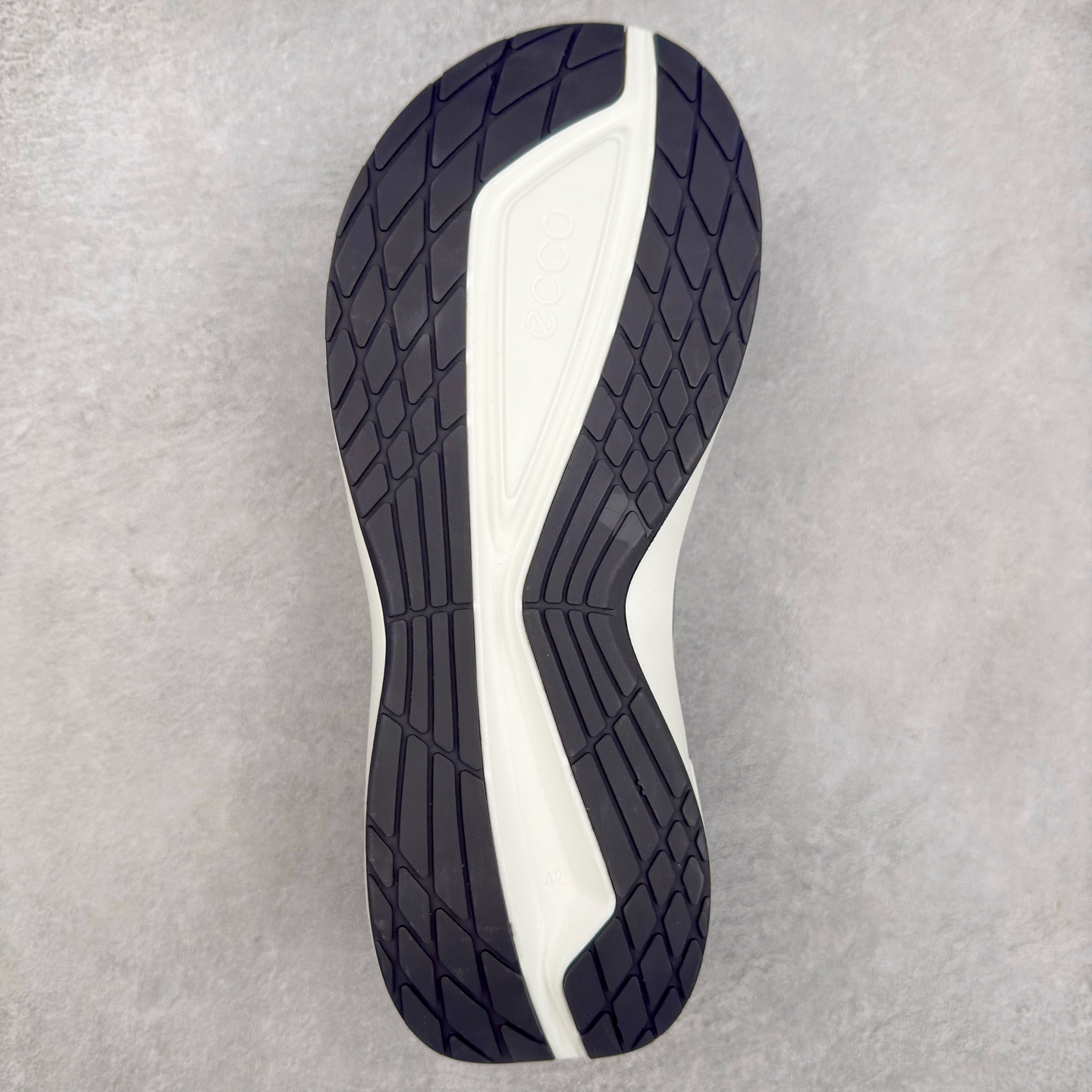 图片[9]-官方天猫ECCO/爱步官方BIOM 2.2系列 网砂透气休闲鞋 跑步鞋 公司级品质 广东产 官网订制 精选进口材质 一比一开模 整体鞋面走线清晰精整 采用ECCO家族制鞋工艺 突显运动舒适 潮流休闲时尚大气 货号： 8307741216 尺码：39 40 41 42 43 44 45 （标准码）-选品中心