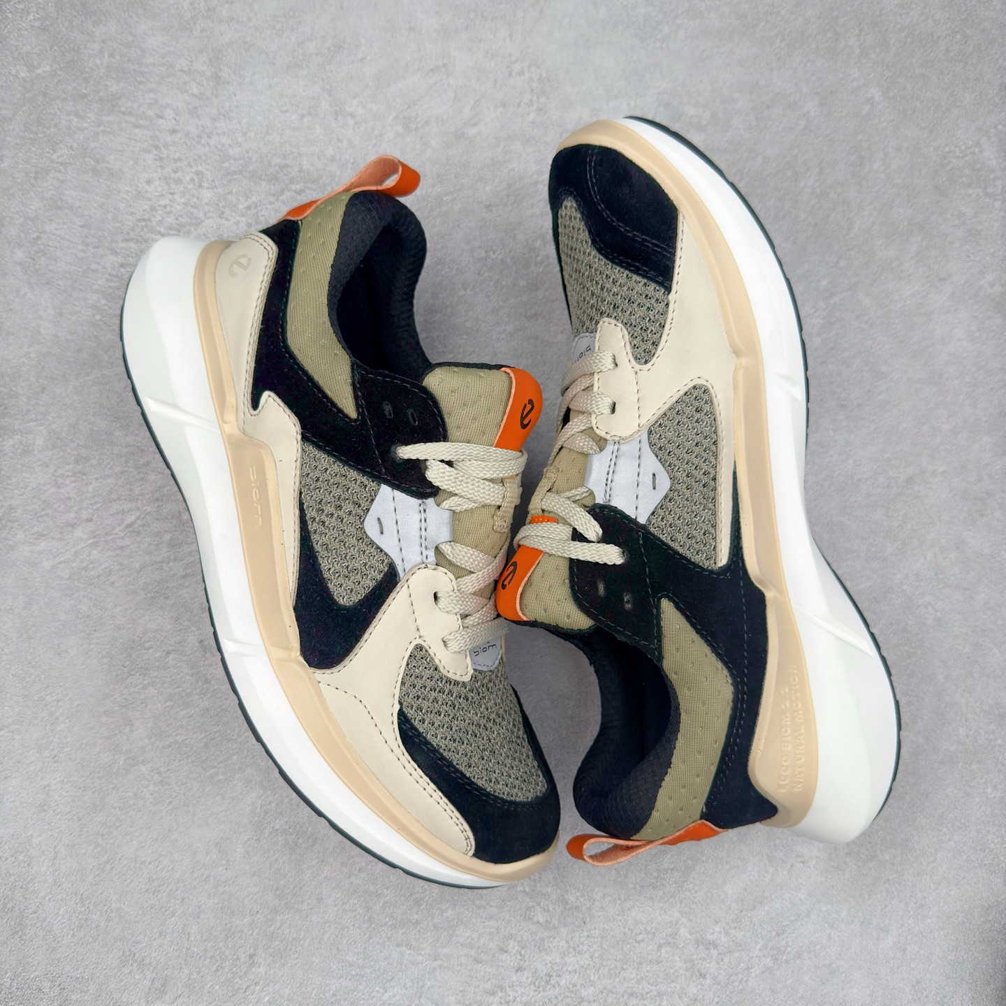 图片[3]-官方天猫ECCO/爱步官方BIOM 2.2系列 网砂透气休闲鞋 跑步鞋 公司级品质 广东产 官网订制 精选进口材质 一比一开模 整体鞋面走线清晰精整 采用ECCO家族制鞋工艺 突显运动舒适 潮流休闲时尚大气 货号： 8307741216 尺码：39 40 41 42 43 44 45 （标准码）-选品中心