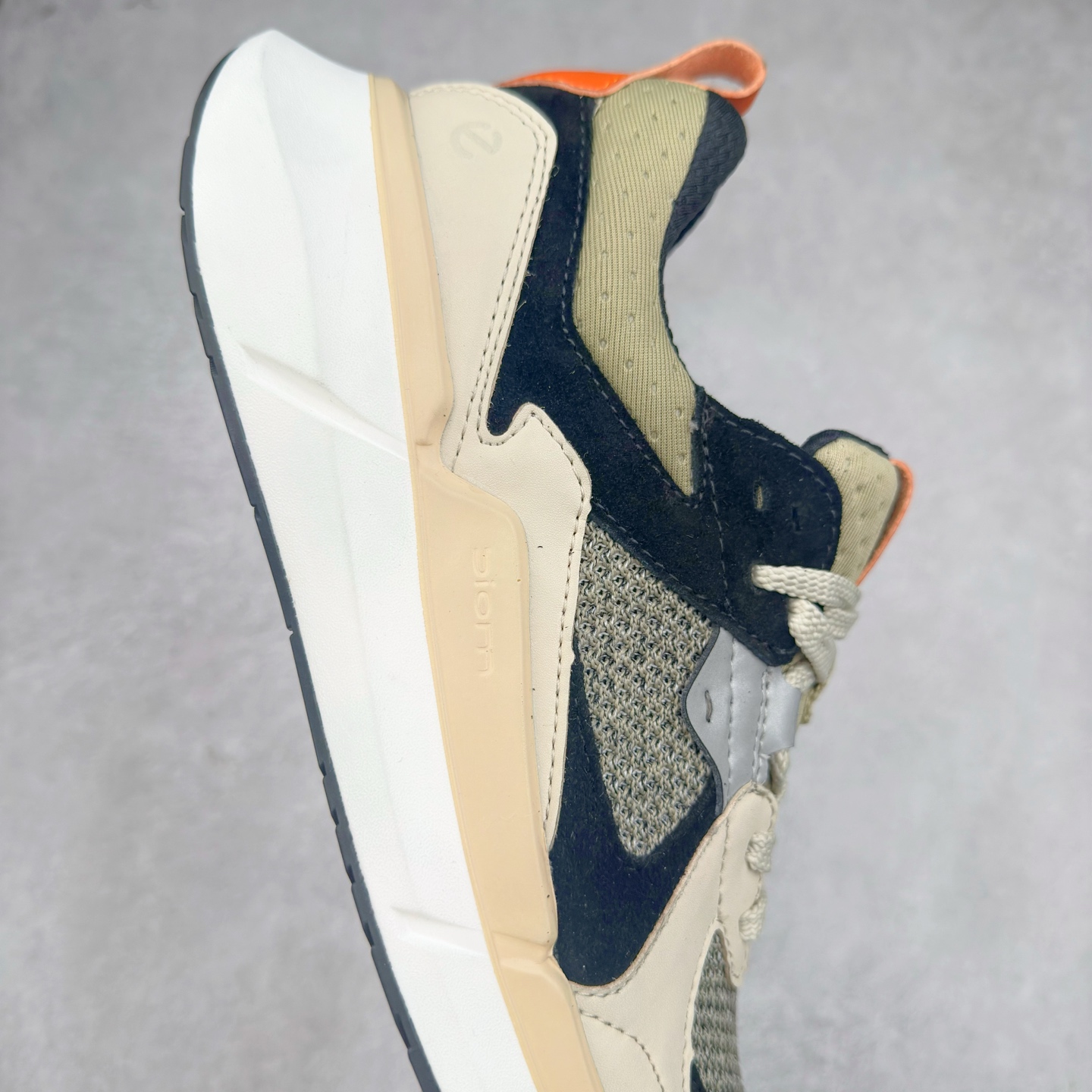 图片[6]-官方天猫ECCO/爱步官方BIOM 2.2系列 网砂透气休闲鞋 跑步鞋 公司级品质 广东产 官网订制 精选进口材质 一比一开模 整体鞋面走线清晰精整 采用ECCO家族制鞋工艺 突显运动舒适 潮流休闲时尚大气 货号： 8307741216 尺码：39 40 41 42 43 44 45 （标准码）-选品中心