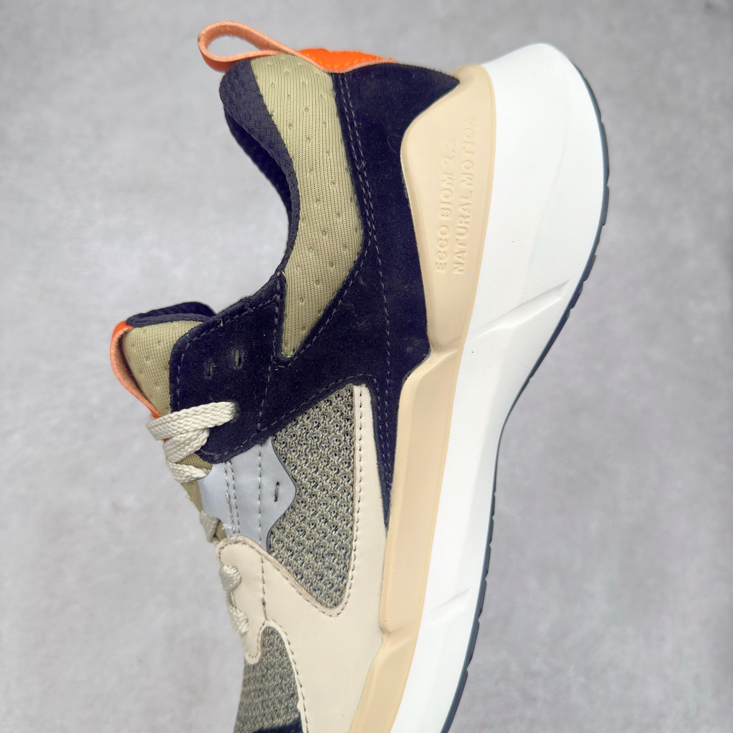 图片[7]-官方天猫ECCO/爱步官方BIOM 2.2系列 网砂透气休闲鞋 跑步鞋 公司级品质 广东产 官网订制 精选进口材质 一比一开模 整体鞋面走线清晰精整 采用ECCO家族制鞋工艺 突显运动舒适 潮流休闲时尚大气 货号： 8307741216 尺码：39 40 41 42 43 44 45 （标准码）-选品中心