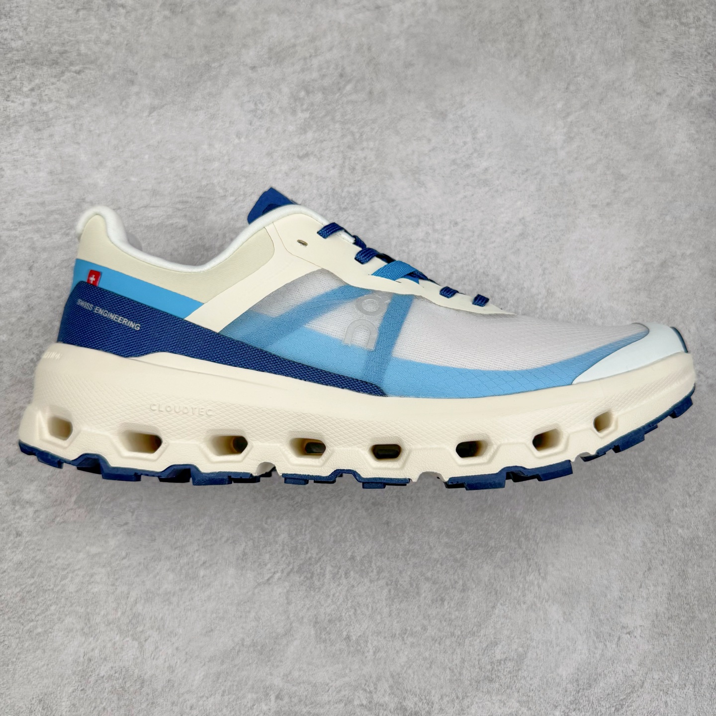 On昂跑 Cloudsurfer Next Wolf Honeydew 柔软舒适防滑耐磨低帮休闲跑步鞋 昂跑运动品牌 开创于2010年 缓震着陆、强效回弹、轻柔质感的设计构思始终是ON研制关键 与此同时基于“为全球提供革新性的跑步感受”信念 陆续推出了多款跑鞋及其以专业运动人体跑步工程学为设计关键的功能性跑步服饰设备 让跑者不费力气地畅快畅跑 尺码：36 36.5 37.5 38 38.5 39 40 40.5 41 42 42.5 43 44 44.5 45-选品中心