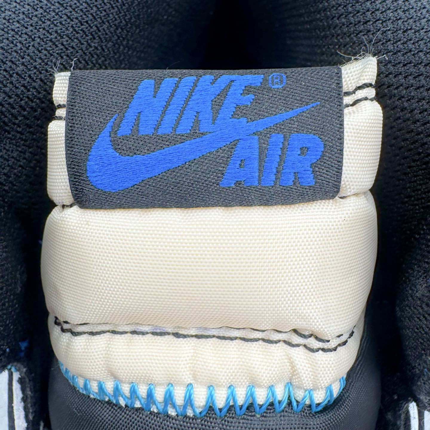 图片[15]-＃KZ神版莞产 Fragment Design x Union x Air Jordan AJ1 Retro High NRG 三方联名四色拼接闪电黑白蓝 DZ5485-041 外贸特供批次 终端控货优势输出 新配色不断更新开发 市场中端王者 全套原纸板楦头开发 确保原汁原味 完美呈现一代版型 一比一鞋头弧度高度鞋身弧度 此版本只针对中端市场 细节品控鞋型随意秒杀市面同价位 鞋型完美 不臃肿别扭 头层皮料加持 用料绝不含糊 进口玻璃冲刀皮料裁剪零毛边 电脑针车工艺 超高鞋面清洁度 最高QC检验标准 控制溢胶瑕疵 原盒原配 飞翼3D高频深度立体 工艺方面大到整体鞋型 漏斗收腰 底线拉帮 LOGO立体程度 小到针眼排布 载片对称 冲孔效果 鞋标规范 鞋垫背胶等等 无一不是口碑收割 每双都是一个回头客 尺码：36 36.5 37.5 38 38.5 39 40 40.5 41 42 42.5 43 44 44.5 45 46 47.5-选品中心