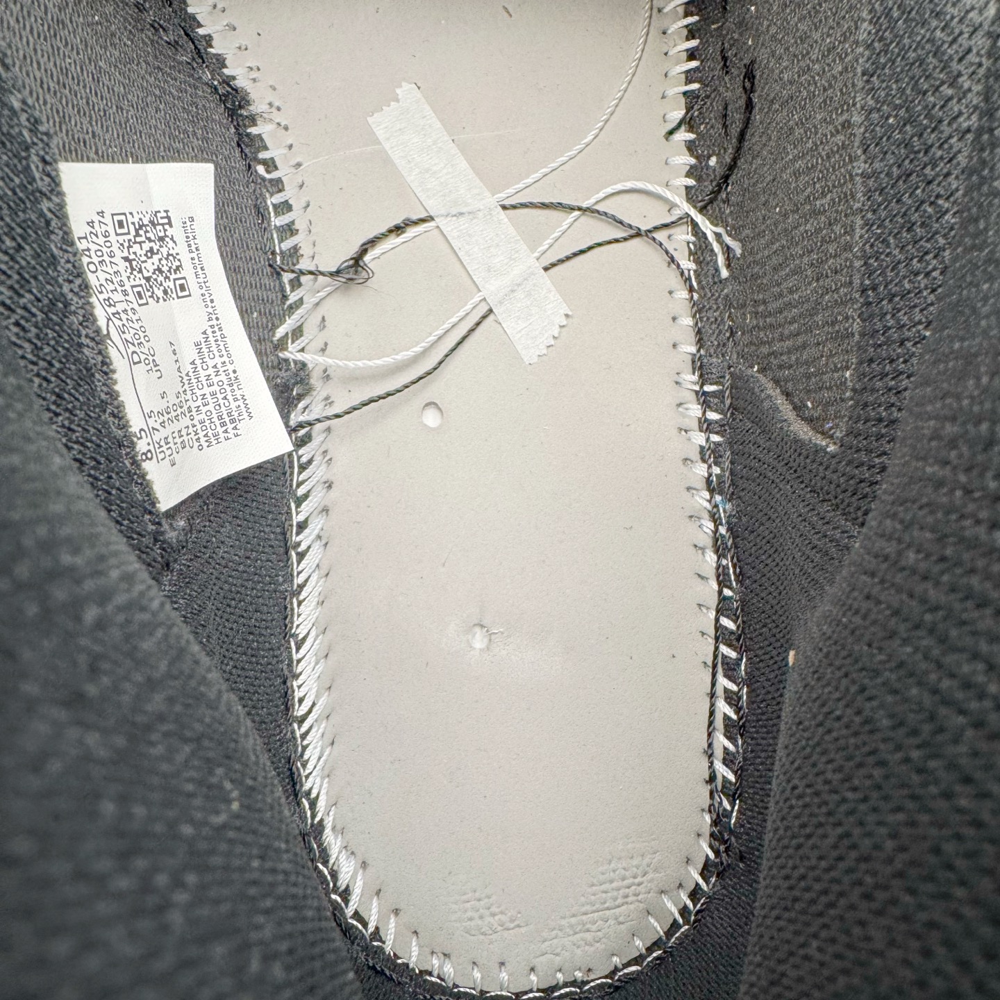 图片[18]-＃KZ神版莞产 Fragment Design x Union x Air Jordan AJ1 Retro High NRG 三方联名四色拼接闪电黑白蓝 DZ5485-041 外贸特供批次 终端控货优势输出 新配色不断更新开发 市场中端王者 全套原纸板楦头开发 确保原汁原味 完美呈现一代版型 一比一鞋头弧度高度鞋身弧度 此版本只针对中端市场 细节品控鞋型随意秒杀市面同价位 鞋型完美 不臃肿别扭 头层皮料加持 用料绝不含糊 进口玻璃冲刀皮料裁剪零毛边 电脑针车工艺 超高鞋面清洁度 最高QC检验标准 控制溢胶瑕疵 原盒原配 飞翼3D高频深度立体 工艺方面大到整体鞋型 漏斗收腰 底线拉帮 LOGO立体程度 小到针眼排布 载片对称 冲孔效果 鞋标规范 鞋垫背胶等等 无一不是口碑收割 每双都是一个回头客 尺码：36 36.5 37.5 38 38.5 39 40 40.5 41 42 42.5 43 44 44.5 45 46 47.5-选品中心