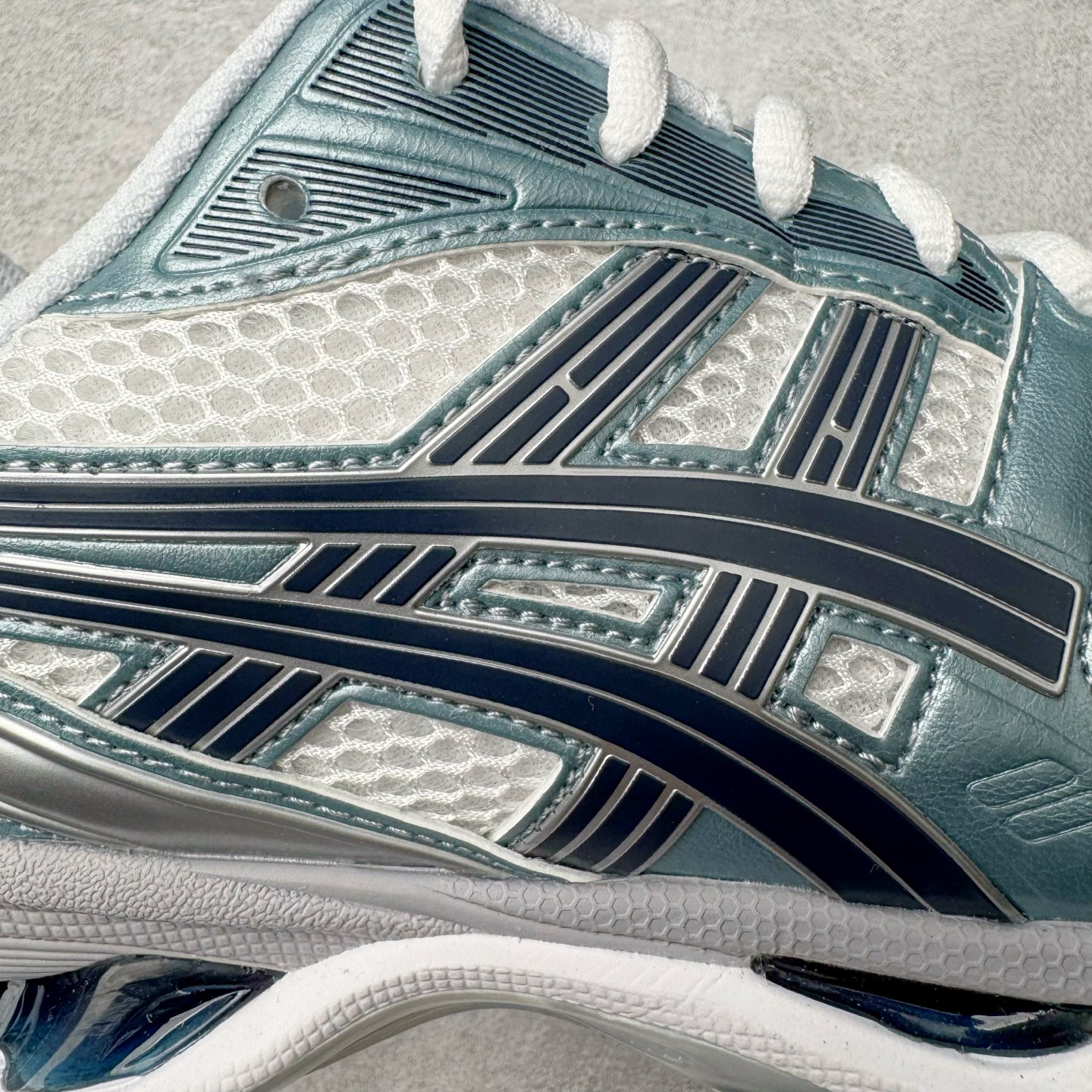 图片[14]-＃ZC总裁 Asics Gel-Kayano K14 亚瑟士系列复古舒适织物合成革减震防滑耐磨低帮休闲跑步鞋 市场顶级版本 原装纸板楦头开发 独家私模五层组合大底 原厂定制缓震硅胶加持 原盒原配 官方四联吊牌 一比一同步原鞋工艺和用料 鞋面原厂“三明治”多层网布 区别其他同价版本 鞋垫采用原厂OrthoLite欧索莱材质 非普通海玻璃鞋垫 后跟一样采用了GEL缓震胶 整体系列设计非常的科技感 锻炼跑步的同时让你一样时尚百搭 尺码：36 37 37.5 38 39 39.5 40 40.5 41.5 42 42.5 43.5 44 44.5 45 46-选品中心