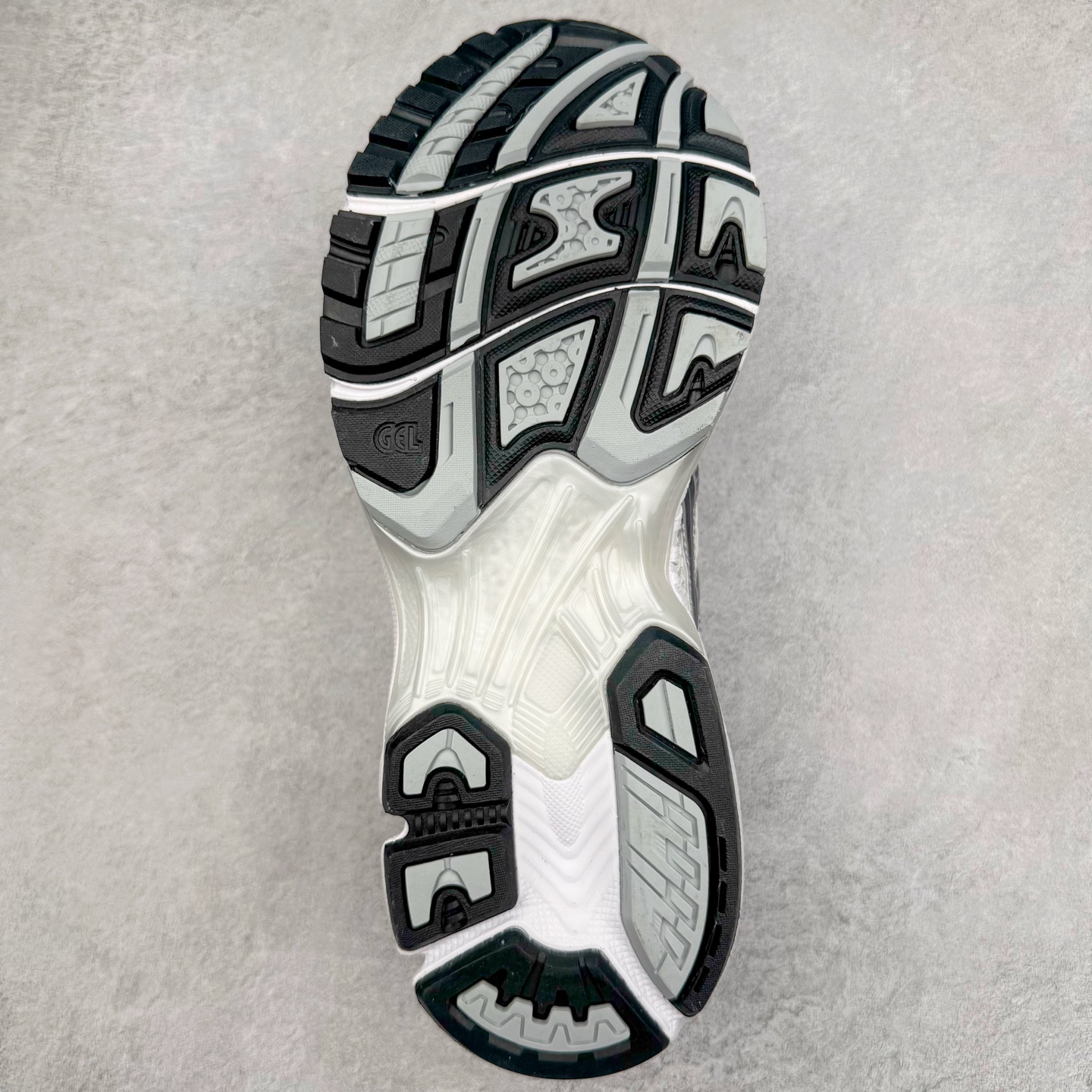 图片[9]-＃ZC总裁 Asics Gel-Kayano K14 亚瑟士系列复古舒适织物合成革减震防滑耐磨低帮休闲跑步鞋 市场顶级版本 原装纸板楦头开发 独家私模五层组合大底 原厂定制缓震硅胶加持 原盒原配 官方四联吊牌 一比一同步原鞋工艺和用料 鞋面原厂“三明治”多层网布 区别其他同价版本 鞋垫采用原厂OrthoLite欧索莱材质 非普通海玻璃鞋垫 后跟一样采用了GEL缓震胶 整体系列设计非常的科技感 锻炼跑步的同时让你一样时尚百搭 尺码：36 37 37.5 38 39 39.5 40 40.5 41.5 42 42.5 43.5 44 44.5 45 46-选品中心