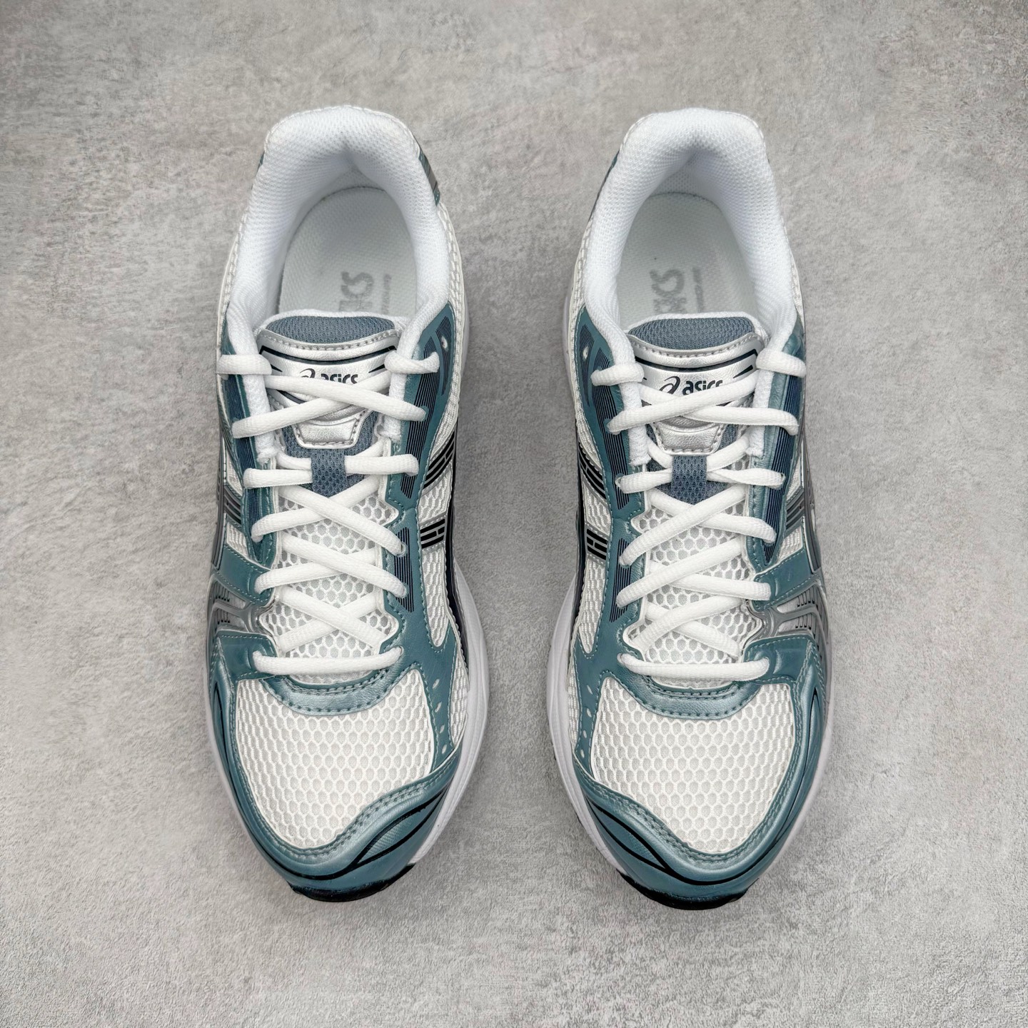 图片[2]-＃ZC总裁 Asics Gel-Kayano K14 亚瑟士系列复古舒适织物合成革减震防滑耐磨低帮休闲跑步鞋 市场顶级版本 原装纸板楦头开发 独家私模五层组合大底 原厂定制缓震硅胶加持 原盒原配 官方四联吊牌 一比一同步原鞋工艺和用料 鞋面原厂“三明治”多层网布 区别其他同价版本 鞋垫采用原厂OrthoLite欧索莱材质 非普通海玻璃鞋垫 后跟一样采用了GEL缓震胶 整体系列设计非常的科技感 锻炼跑步的同时让你一样时尚百搭 尺码：36 37 37.5 38 39 39.5 40 40.5 41.5 42 42.5 43.5 44 44.5 45 46-选品中心