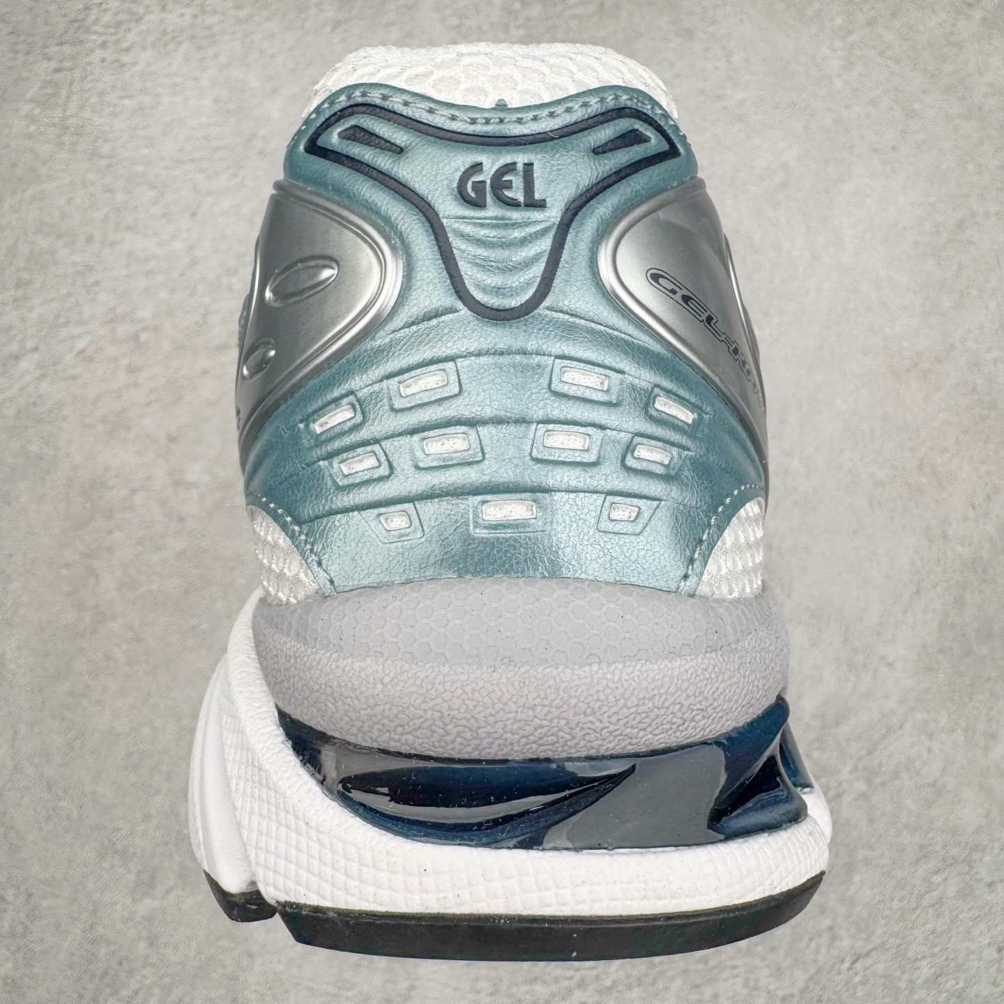 图片[8]-＃ZC总裁 Asics Gel-Kayano K14 亚瑟士系列复古舒适织物合成革减震防滑耐磨低帮休闲跑步鞋 市场顶级版本 原装纸板楦头开发 独家私模五层组合大底 原厂定制缓震硅胶加持 原盒原配 官方四联吊牌 一比一同步原鞋工艺和用料 鞋面原厂“三明治”多层网布 区别其他同价版本 鞋垫采用原厂OrthoLite欧索莱材质 非普通海玻璃鞋垫 后跟一样采用了GEL缓震胶 整体系列设计非常的科技感 锻炼跑步的同时让你一样时尚百搭 尺码：36 37 37.5 38 39 39.5 40 40.5 41.5 42 42.5 43.5 44 44.5 45 46-选品中心