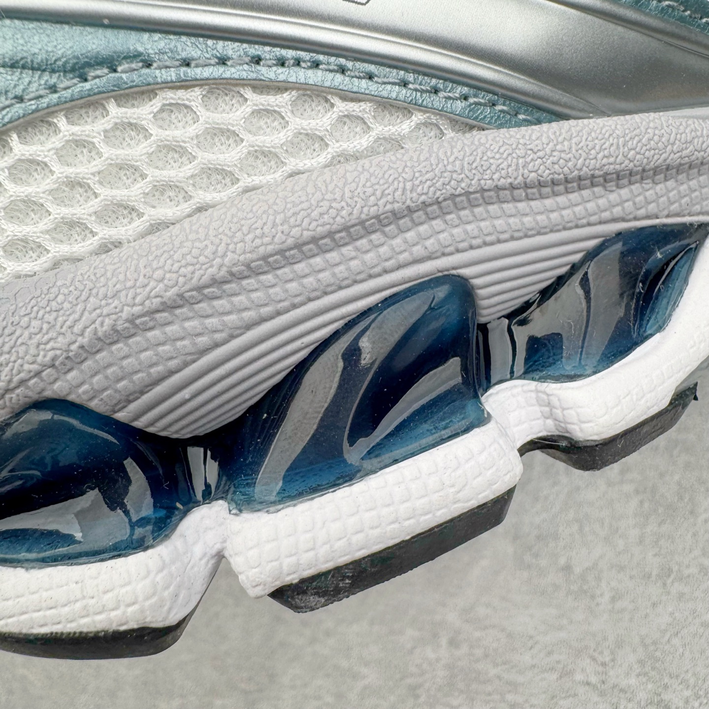 图片[19]-＃ZC总裁 Asics Gel-Kayano K14 亚瑟士系列复古舒适织物合成革减震防滑耐磨低帮休闲跑步鞋 市场顶级版本 原装纸板楦头开发 独家私模五层组合大底 原厂定制缓震硅胶加持 原盒原配 官方四联吊牌 一比一同步原鞋工艺和用料 鞋面原厂“三明治”多层网布 区别其他同价版本 鞋垫采用原厂OrthoLite欧索莱材质 非普通海玻璃鞋垫 后跟一样采用了GEL缓震胶 整体系列设计非常的科技感 锻炼跑步的同时让你一样时尚百搭 尺码：36 37 37.5 38 39 39.5 40 40.5 41.5 42 42.5 43.5 44 44.5 45 46-选品中心