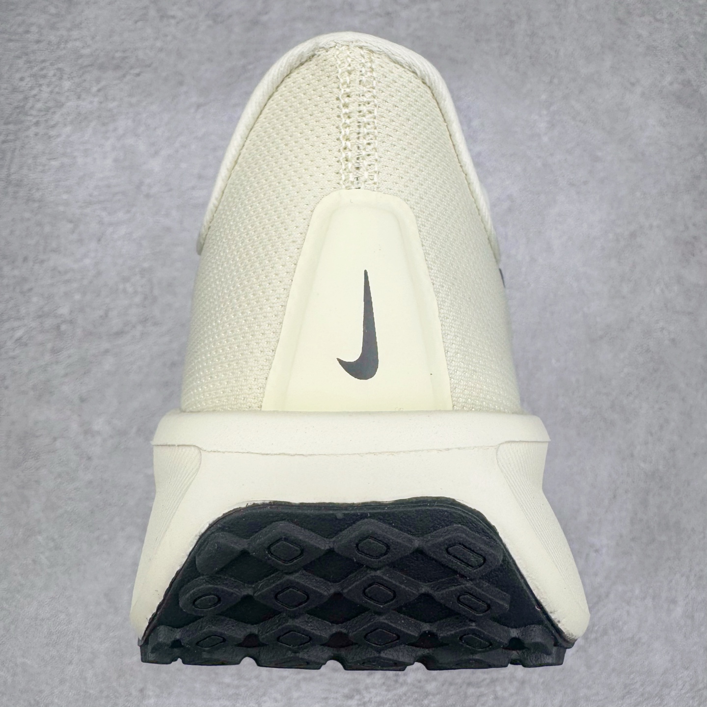 图片[8]-＃TG纯原 NK Quest 6 极致六代网面透气休闲跑步鞋 FD6033-104 简约高科技设计采用多层材料 为双足带来凉爽感受和稳固体验时尚鞋面搭配中足包覆设计 提供稳固贴合感 一层网眼布材质 在跑步期间为你带来轻盈透气性能 同时展现利落外观 加高叠层设计 为每一步带来柔软缓震性能 具备出色抓地力与耐穿着性 舒适感出众 货号：DD0204-301 尺码：36 36.5 37.5 38 38.5 39 40 40.5 41 42 42.5 43 44 44.5 45-选品中心