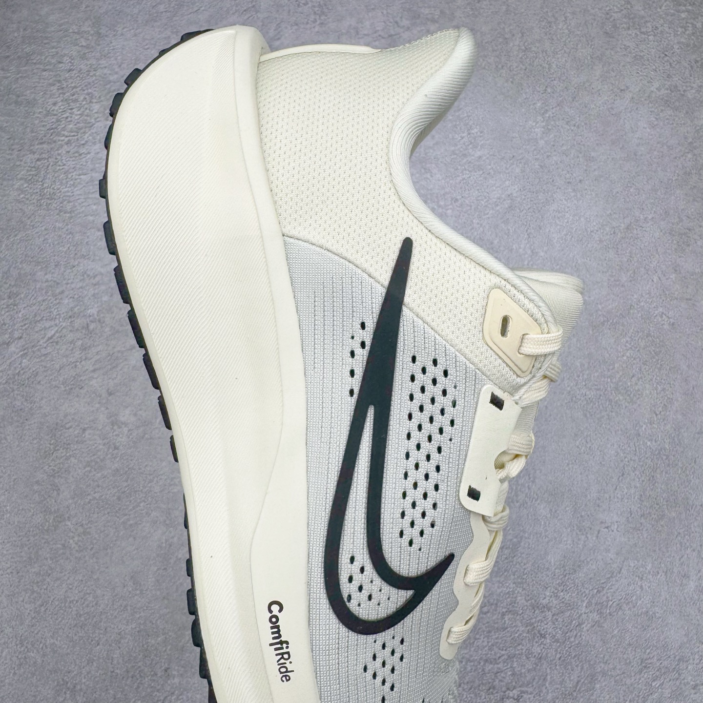 图片[6]-＃TG纯原 NK Quest 6 极致六代网面透气休闲跑步鞋 FD6033-104 简约高科技设计采用多层材料 为双足带来凉爽感受和稳固体验时尚鞋面搭配中足包覆设计 提供稳固贴合感 一层网眼布材质 在跑步期间为你带来轻盈透气性能 同时展现利落外观 加高叠层设计 为每一步带来柔软缓震性能 具备出色抓地力与耐穿着性 舒适感出众 货号：DD0204-301 尺码：36 36.5 37.5 38 38.5 39 40 40.5 41 42 42.5 43 44 44.5 45-选品中心