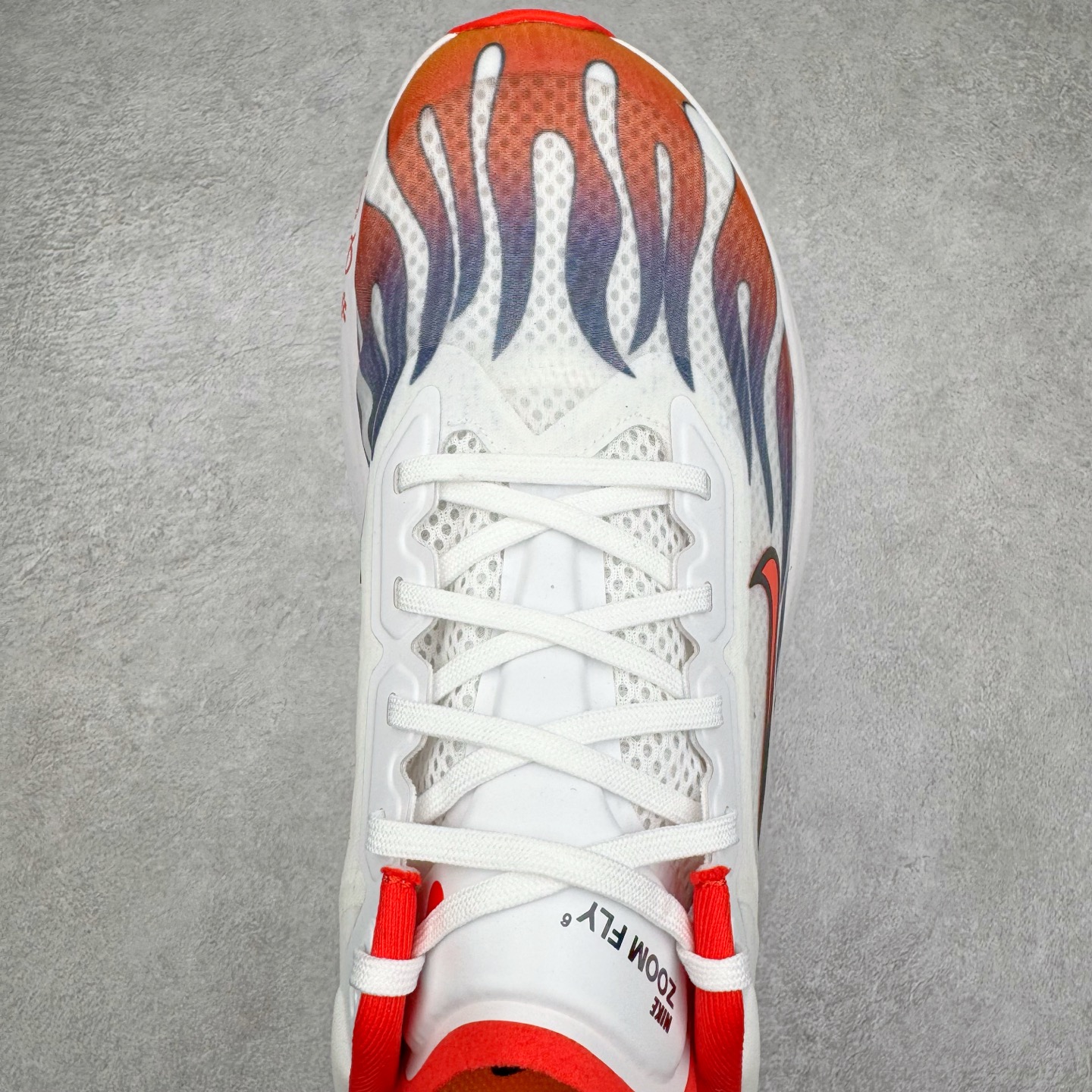 图片[4]-＃TG纯原 NK ZoomX Invincible Run Flyknit 6 轻量跑鞋 飞织低帮休闲运动慢跑鞋 厚底增高 老爹鞋 此鞋专为短跑运动员而生 是为 5 至 10 公里距离的赛事和训练打造 整体设计采用流线型的轻质工程网眼材质构成鞋面 并与其他 Running 旗舰鞋款同样搭载全脚掌 ZoomX 缓冲中底 搭配 Pebax 物料与橡胶外底 ZoomX StreakFly 首发配色以Prototype呈现 其灵感是来自开发期间的磨损测试 透过编号的标记与内侧的预期跑步距离突出研发过程 货号： HQ3498-100 尺码：36 36.5 37.5 38 38.5 39 40 40.5 41 42 42.5 43 44 45-选品中心