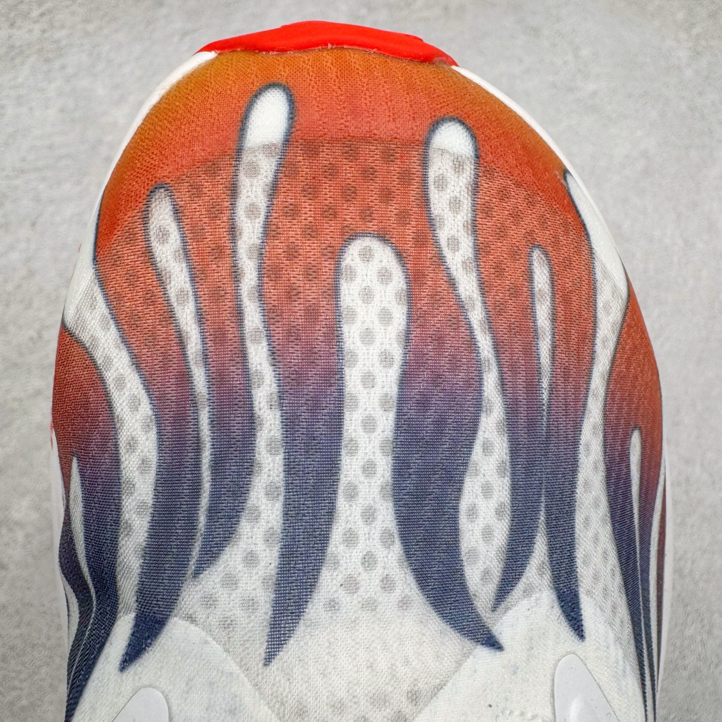 图片[15]-＃TG纯原 NK ZoomX Invincible Run Flyknit 6 轻量跑鞋 飞织低帮休闲运动慢跑鞋 厚底增高 老爹鞋 此鞋专为短跑运动员而生 是为 5 至 10 公里距离的赛事和训练打造 整体设计采用流线型的轻质工程网眼材质构成鞋面 并与其他 Running 旗舰鞋款同样搭载全脚掌 ZoomX 缓冲中底 搭配 Pebax 物料与橡胶外底 ZoomX StreakFly 首发配色以Prototype呈现 其灵感是来自开发期间的磨损测试 透过编号的标记与内侧的预期跑步距离突出研发过程 货号： HQ3498-100 尺码：36 36.5 37.5 38 38.5 39 40 40.5 41 42 42.5 43 44 45-选品中心