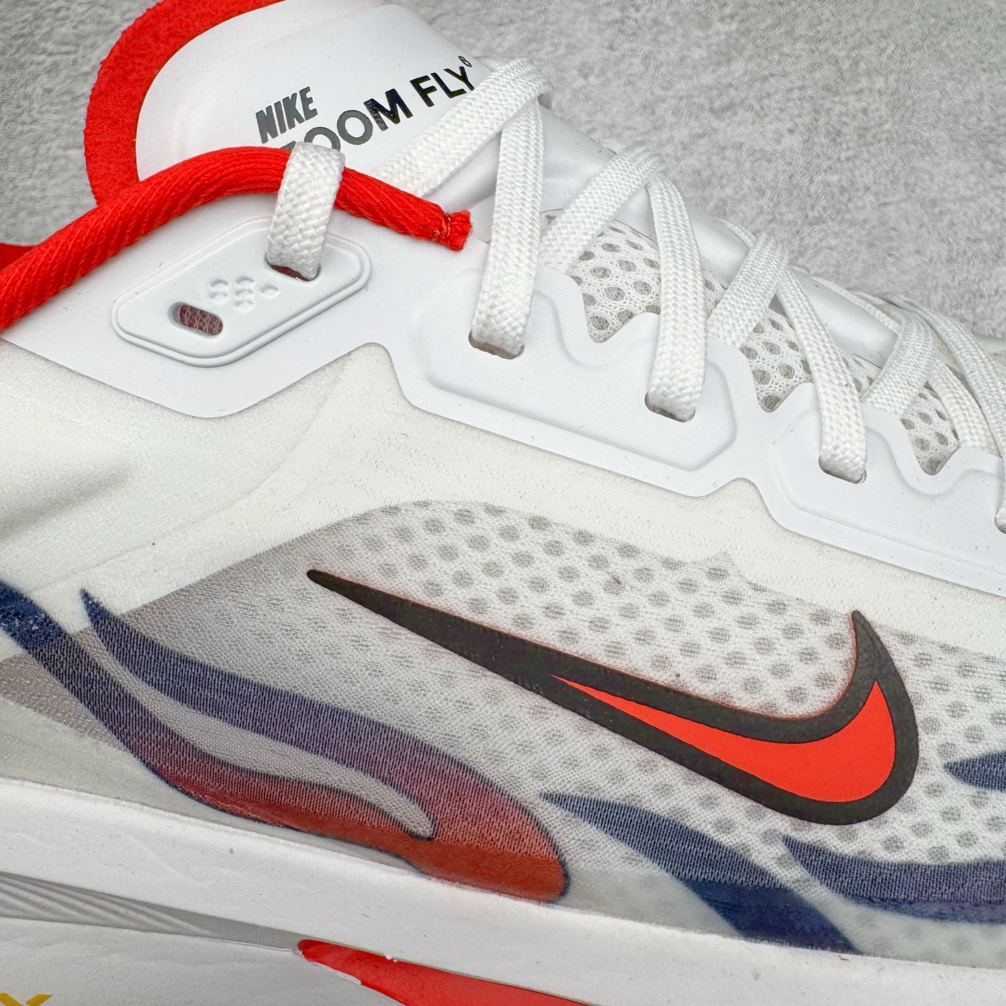 图片[17]-＃TG纯原 NK ZoomX Invincible Run Flyknit 6 轻量跑鞋 飞织低帮休闲运动慢跑鞋 厚底增高 老爹鞋 此鞋专为短跑运动员而生 是为 5 至 10 公里距离的赛事和训练打造 整体设计采用流线型的轻质工程网眼材质构成鞋面 并与其他 Running 旗舰鞋款同样搭载全脚掌 ZoomX 缓冲中底 搭配 Pebax 物料与橡胶外底 ZoomX StreakFly 首发配色以Prototype呈现 其灵感是来自开发期间的磨损测试 透过编号的标记与内侧的预期跑步距离突出研发过程 货号： HQ3498-100 尺码：36 36.5 37.5 38 38.5 39 40 40.5 41 42 42.5 43 44 45-选品中心