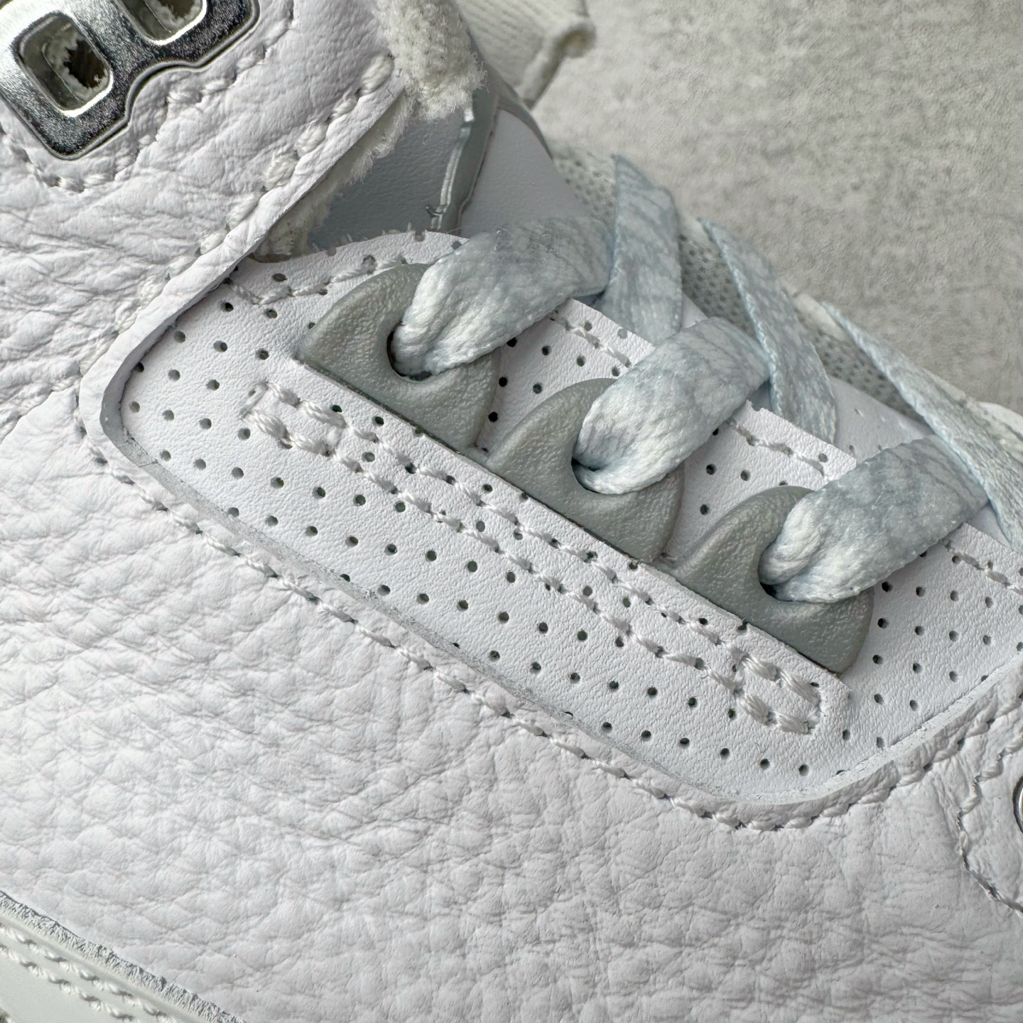 图片[17]-＃OG纯原 Air Jordan AJ3 Retro 纯白白猫 CT8532-111 原楦原纸板开发 确保原汁原味 原厂皮料质感色泽绝无偏差 完美中底拉帮 原厂中底钢印 原档案大底 如假白送 大底纹路 气垫通透度PU的回弹性均百分百还原 原厂电绣鞋舌飞人刺绣针数立体讲究精细欢迎对比正品原鞋 尺码：36 36.5 37.5 38 38.5 39 40 40.5 41 42 42.5 43 44 44.5 45 46 47.5-选品中心