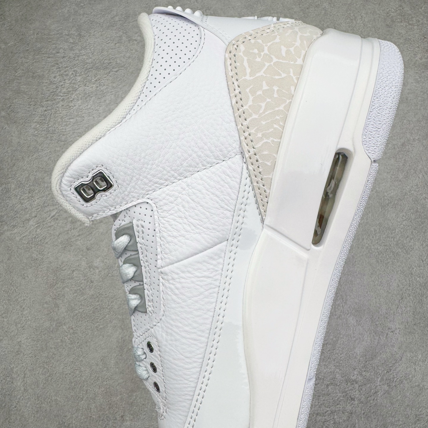 图片[7]-＃OG纯原 Air Jordan AJ3 Retro 纯白白猫 CT8532-111 原楦原纸板开发 确保原汁原味 原厂皮料质感色泽绝无偏差 完美中底拉帮 原厂中底钢印 原档案大底 如假白送 大底纹路 气垫通透度PU的回弹性均百分百还原 原厂电绣鞋舌飞人刺绣针数立体讲究精细欢迎对比正品原鞋 尺码：36 36.5 37.5 38 38.5 39 40 40.5 41 42 42.5 43 44 44.5 45 46 47.5-选品中心