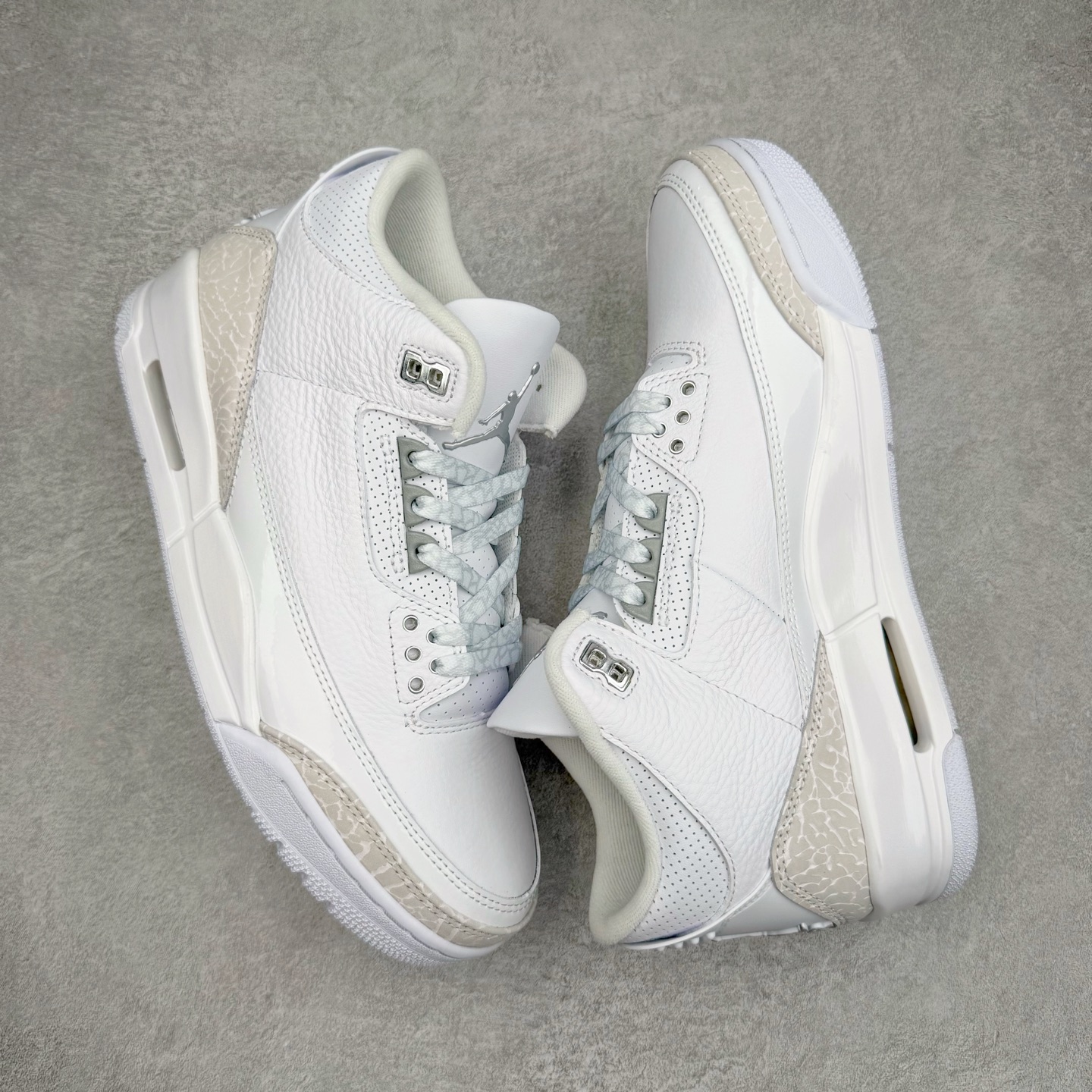 图片[3]-＃OG纯原 Air Jordan AJ3 Retro 纯白白猫 CT8532-111 原楦原纸板开发 确保原汁原味 原厂皮料质感色泽绝无偏差 完美中底拉帮 原厂中底钢印 原档案大底 如假白送 大底纹路 气垫通透度PU的回弹性均百分百还原 原厂电绣鞋舌飞人刺绣针数立体讲究精细欢迎对比正品原鞋 尺码：36 36.5 37.5 38 38.5 39 40 40.5 41 42 42.5 43 44 44.5 45 46 47.5-选品中心
