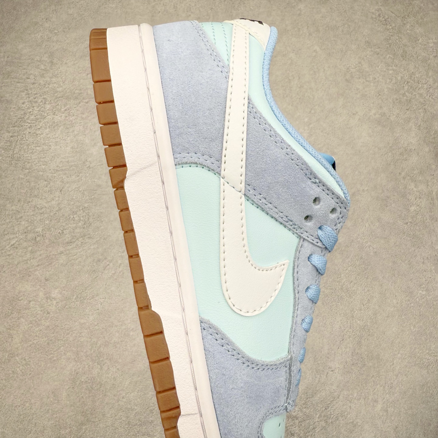 图片[6]-＃F版 NK Dunk Low 浅蓝 IB6399-400 性价比王者 极限压缩利润空间 超乎所想的高性价比 用料绝不含糊 原盒原配 正确耐磨橡胶大底 超高清洁度 全鞋零毛边皮料切割 全套原楦原模倾力打造完美版型 尺码：36 36.5 37.5 38 38.5 39 40 40.5 41 42 42.5 43 44 44.5 45 46 47.5-选品中心