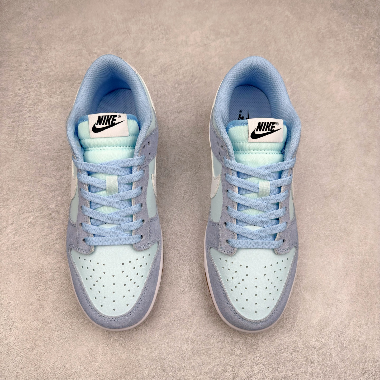 图片[2]-＃F版 NK Dunk Low 浅蓝 IB6399-400 性价比王者 极限压缩利润空间 超乎所想的高性价比 用料绝不含糊 原盒原配 正确耐磨橡胶大底 超高清洁度 全鞋零毛边皮料切割 全套原楦原模倾力打造完美版型 尺码：36 36.5 37.5 38 38.5 39 40 40.5 41 42 42.5 43 44 44.5 45 46 47.5-选品中心