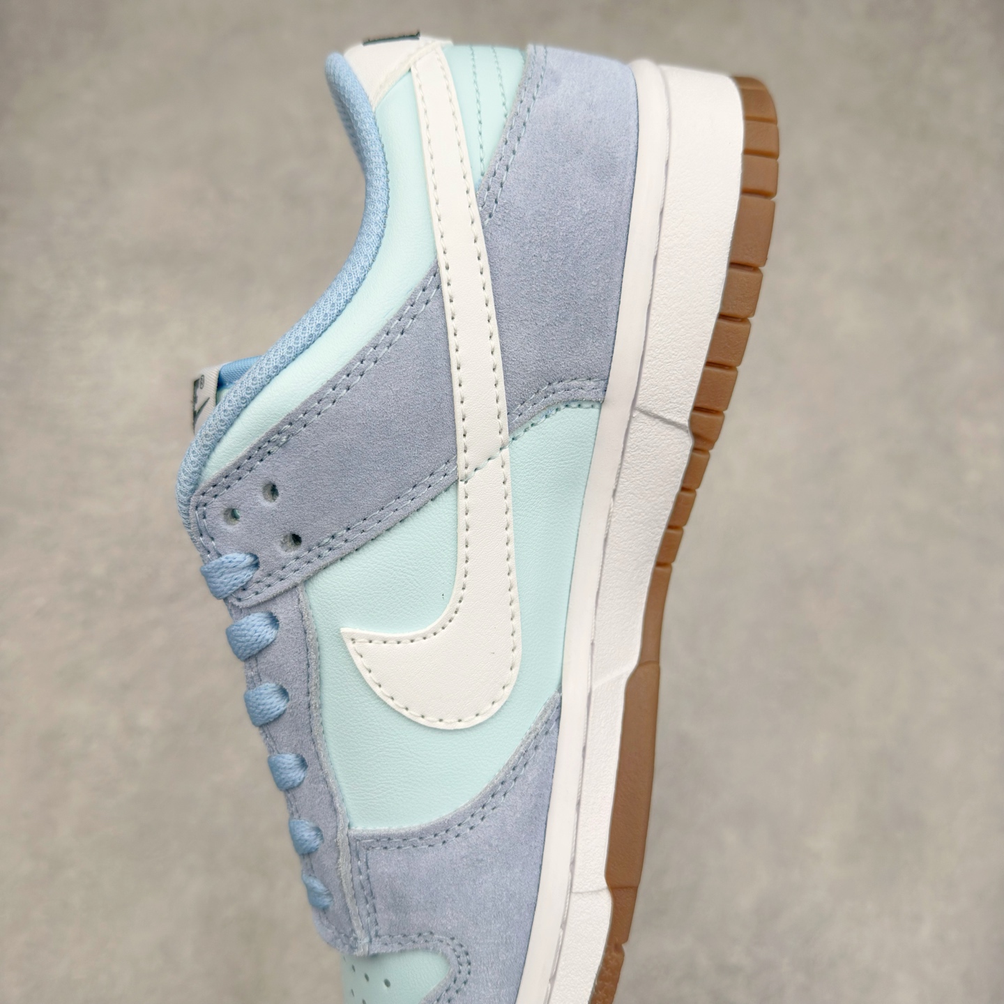 图片[7]-＃F版 NK Dunk Low 浅蓝 IB6399-400 性价比王者 极限压缩利润空间 超乎所想的高性价比 用料绝不含糊 原盒原配 正确耐磨橡胶大底 超高清洁度 全鞋零毛边皮料切割 全套原楦原模倾力打造完美版型 尺码：36 36.5 37.5 38 38.5 39 40 40.5 41 42 42.5 43 44 44.5 45 46 47.5-选品中心