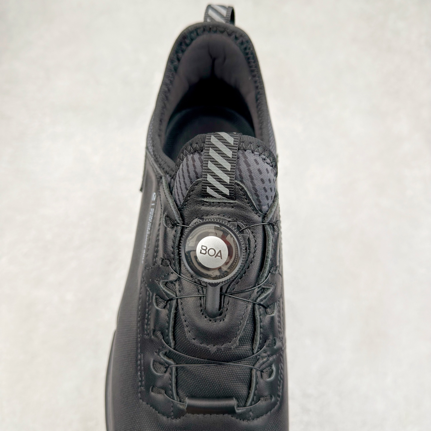 图片[5]-ECCO爱步男款运动鞋 真皮透气休闲防滑跑步鞋 健步BIOMC大经典 直接注塑工艺 稳固舒适 强效缓震与能量回弹 增加运动时的稳定与舒适 牛皮鞋面，纹理自然，柔韧耐穿 PU中底，带来轻盈舒适的上脚感受 橡胶大底，抓地力强，具有良好的耐磨性 都市探索 步履悠然 尺码：39 40 41 42 43 44（ 正常码）-选品中心