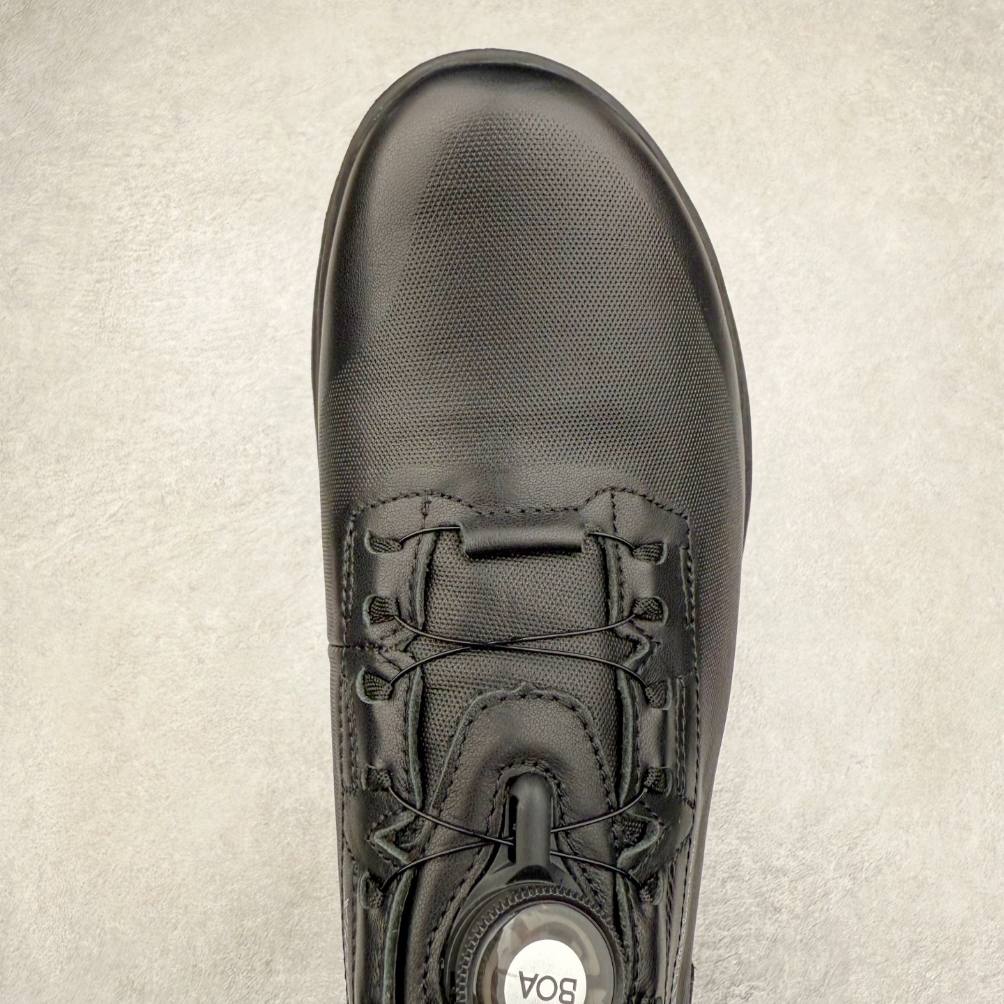 图片[4]-ECCO爱步男款运动鞋 真皮透气休闲防滑跑步鞋 健步BIOMC大经典 直接注塑工艺 稳固舒适 强效缓震与能量回弹 增加运动时的稳定与舒适 牛皮鞋面，纹理自然，柔韧耐穿 PU中底，带来轻盈舒适的上脚感受 橡胶大底，抓地力强，具有良好的耐磨性 都市探索 步履悠然 尺码：39 40 41 42 43 44（ 正常码）-选品中心