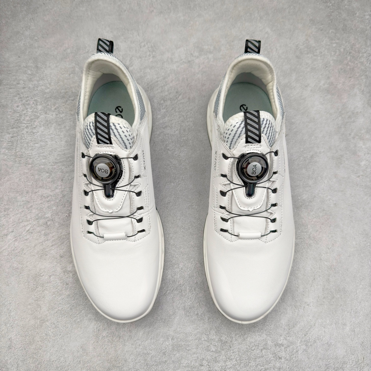 图片[2]-ECCO爱步男款运动鞋 真皮透气休闲防滑跑步鞋 健步BIOMC大经典 直接注塑工艺 稳固舒适 强效缓震与能量回弹 增加运动时的稳定与舒适 牛皮鞋面，纹理自然，柔韧耐穿 PU中底，带来轻盈舒适的上脚感受 橡胶大底，抓地力强，具有良好的耐磨性 都市探索 步履悠然 尺码：39 40 41 42 43 44（ 正常码）-选品中心