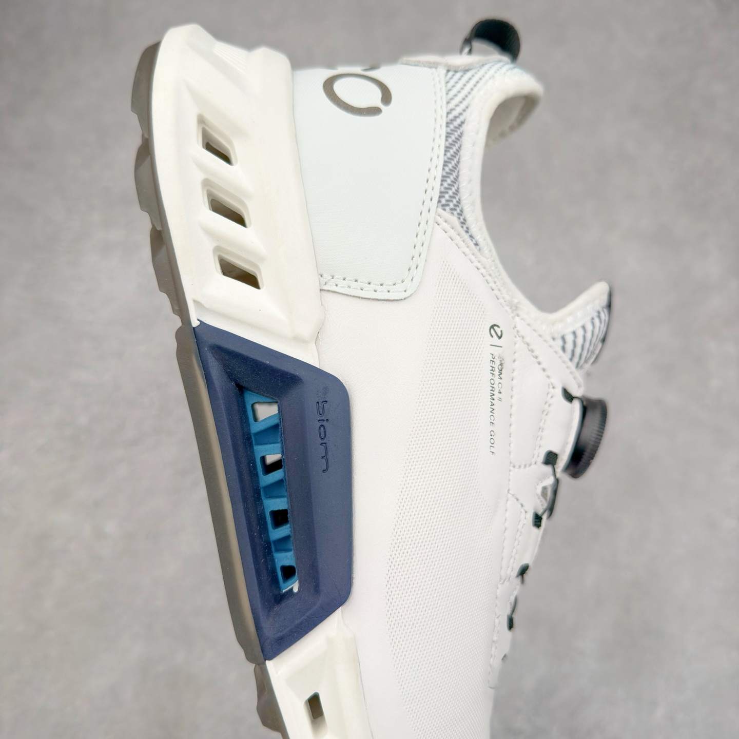 图片[6]-ECCO爱步男款运动鞋 真皮透气休闲防滑跑步鞋 健步BIOMC大经典 直接注塑工艺 稳固舒适 强效缓震与能量回弹 增加运动时的稳定与舒适 牛皮鞋面，纹理自然，柔韧耐穿 PU中底，带来轻盈舒适的上脚感受 橡胶大底，抓地力强，具有良好的耐磨性 都市探索 步履悠然 尺码：39 40 41 42 43 44（ 正常码）-选品中心