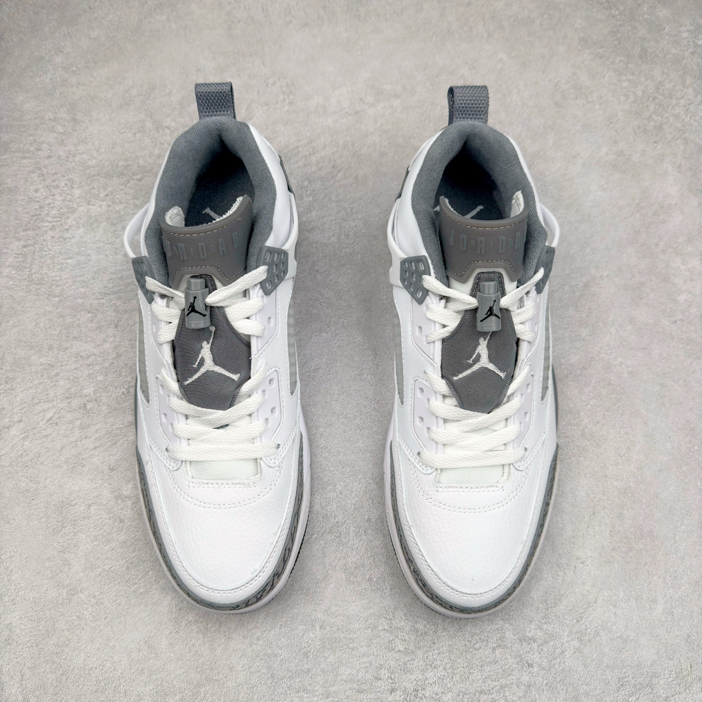 图片[2]-Jordan Spizike Low AJ复古低帮篮球鞋 FQ1759-102 这款鞋子著名导演斯派克李的Jordan Spizike专属 预计于明年夏季推出全新低帮版本 将包括三款配色 经典爆裂纹非常复古 两款配色分别以大学红和黑曜石蓝进行区分 鞋身设计中依旧带有大象爆裂纹、鞋侧束带、塑胶网布等经典元素 之后 在鞋舌、内衬以及鞋底等位置缀以大学红和黑曜石蓝搭配 带来全新造型 尺码：36 36.5 37.5 38 38.5 39 40 40.5 41 42 42.5 43 44 44.5 45 46 47.5-选品中心