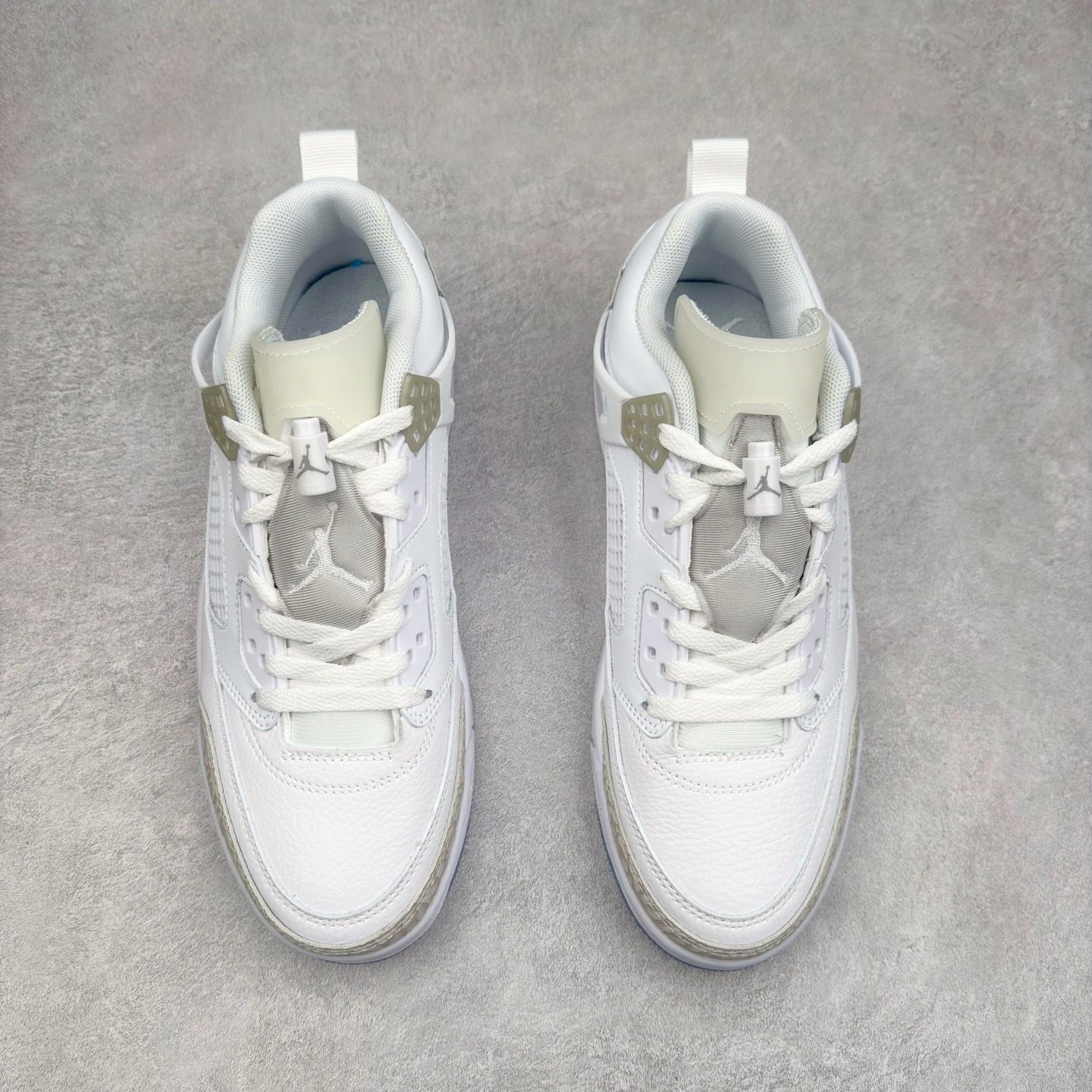 图片[2]-Jordan Spizike Low AJ复古低帮篮球鞋 FQ1759-103 这款鞋子著名导演斯派克李的Jordan Spizike专属 预计于明年夏季推出全新低帮版本 将包括三款配色 经典爆裂纹非常复古 两款配色分别以大学红和黑曜石蓝进行区分 鞋身设计中依旧带有大象爆裂纹、鞋侧束带、塑胶网布等经典元素 之后 在鞋舌、内衬以及鞋底等位置缀以大学红和黑曜石蓝搭配 带来全新造型 尺码：36 36.5 37.5 38 38.5 39 40 40.5 41 42 42.5 43 44 44.5 45 46 47.5-选品中心