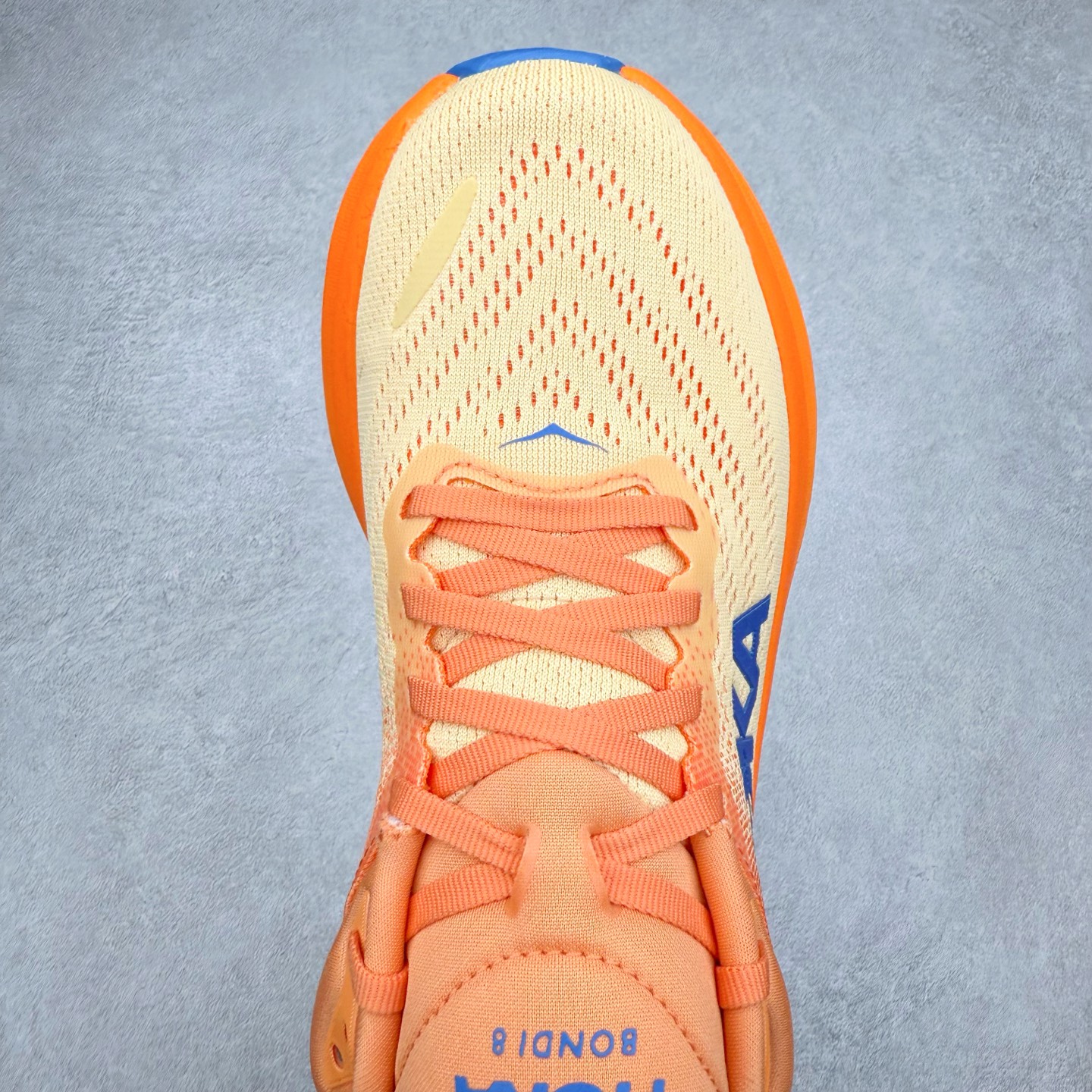 图片[4]-＃HK纯原 HOKA ONE ONE Bondi 8 邦代八代缓震网面耐磨低帮跑步鞋 原始的 Bondi 缓震和线条在这里 提供该特许经营权众所周知的柔软、平衡的乘坐体验 Bondi 使用加长的摇杆微调几何形状 以获得更大的加速度 同时由于采用碳纤维板 还可以提供更平稳的脚趾离地 尺码：36 36.5 37.5 38 38.5 39 40 40.5 41 42 42.5 43 44 44.5 45-选品中心