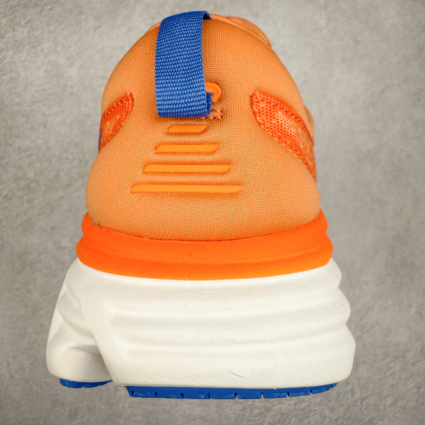 图片[8]-＃HK纯原 HOKA ONE ONE Bondi 8 邦代八代缓震网面耐磨低帮跑步鞋 原始的 Bondi 缓震和线条在这里 提供该特许经营权众所周知的柔软、平衡的乘坐体验 Bondi 使用加长的摇杆微调几何形状 以获得更大的加速度 同时由于采用碳纤维板 还可以提供更平稳的脚趾离地 尺码：36 36.5 37.5 38 38.5 39 40 40.5 41 42 42.5 43 44 44.5 45-选品中心