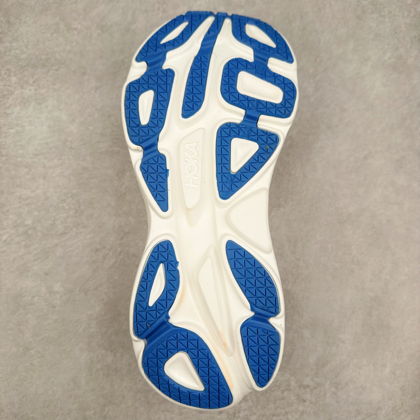 图片[9]-＃HK纯原 HOKA ONE ONE Bondi 8 邦代八代缓震网面耐磨低帮跑步鞋 原始的 Bondi 缓震和线条在这里 提供该特许经营权众所周知的柔软、平衡的乘坐体验 Bondi 使用加长的摇杆微调几何形状 以获得更大的加速度 同时由于采用碳纤维板 还可以提供更平稳的脚趾离地 尺码：36 36.5 37.5 38 38.5 39 40 40.5 41 42 42.5 43 44 44.5 45-选品中心