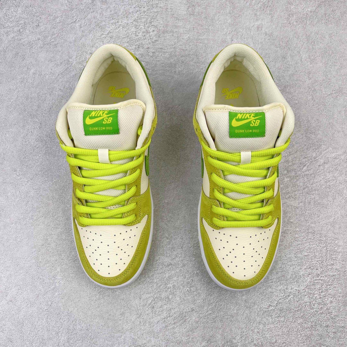 图片[2]-＃S2纯原福利 NK SB Dunk Low Pro 米绿青苹果 DM0807-300 独家原厂航空铝磨具打磨大底 鞋头坡度极致还原 原盒原配 圈内天花板工艺 原厂冲刀 超高清洁度 全鞋零毛边皮料切割 全套原楦原模倾力打造完美版型 采用原厂百宏鞋带以及原厂百宏织唛舌标 内标可供原厂几率过验 原厂中底布黄色点胶 原厂中底布拉帮走线遵循公司‼️尺码：36 36.5 37.5 38 38.5 39 40 40.5 41 42 42.5 43 44 44.5 45 46 47.5 48.5-选品中心