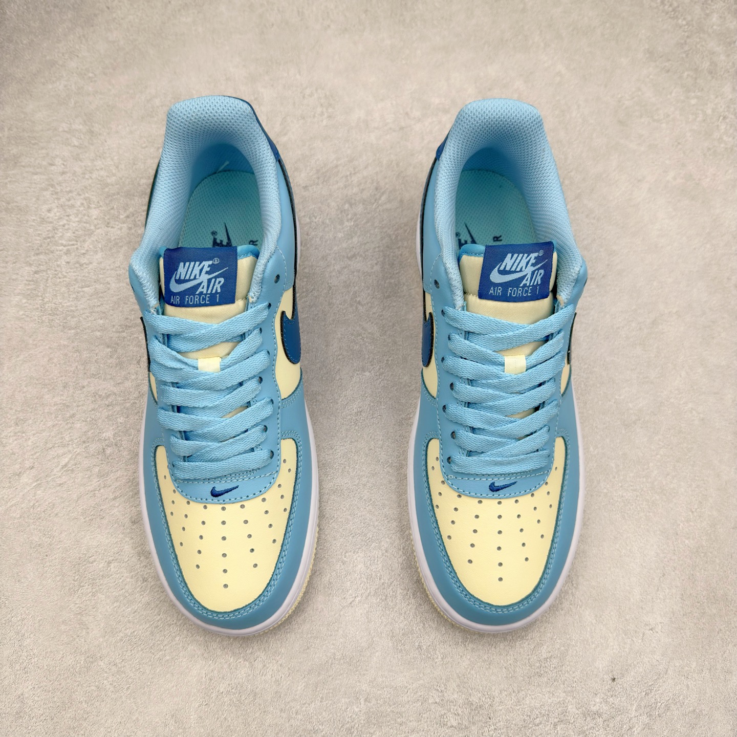 图片[2]-＃XT纯原 NK Air Force 1´07 Low 空军一号低帮百搭休闲运动板鞋 HF4837-407 顶级批次 2022全新楦头鞋型 鱼鳞大底 历时开发三个月 清洁度完美 二维码鞋标 内置芯片及solo气垫 大底高度及其弧度依照正品 钢印 logo刺绣 鞋口弧度 鞋头长度 鞋面冲孔 鞋垫背胶及钢印 完美鞋型对比正品 每一处都是细节满满 柔软、弹性十足的缓震性能和出色的中底设计 横跨复古与现代的外型结合 造就出风靡全球 三十多年的Force 1 直到今天还深受青睐 实拍调校N版已经零色差零失真 百分百还原实物色彩所见即所得 不存在货不对板色差等低级问题 选购参考实物拍摄 不混卖不参货 只用心做好货严格选品 承诺混一赔十 尺码：36 36.5 37.5 38 38.5 39 40 40.5 41 42 42.5 43 44 44.5 45-选品中心