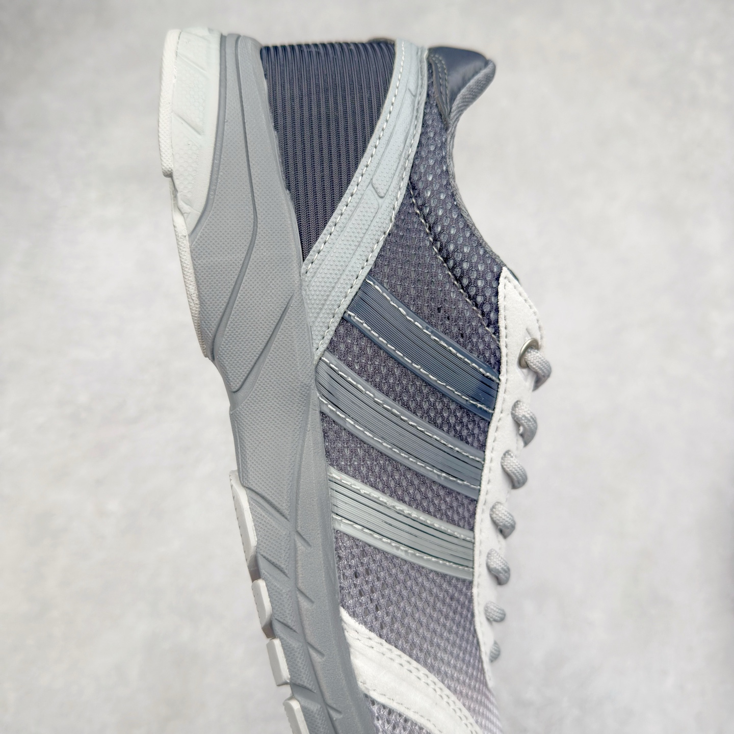 图片[6]-AD Originals Neftenga x WALES BONNER 舒适柔软防滑耐磨低帮生活休闲鞋 经典低帮设计和橡胶外底 采用舒爽尼龙鞋面 革饰面和皮革细节 搭载着 Ecotex 鞋舌 更添质感 EVA 中底设计助你舒适出行 兼具舒适性和结构感 搭载Lightstrike科技 为步伐注入活力 G12988 尺码：36 36.5 37.5 38 38.5 39 40 40.5 41 42 42.5 43 44 44.5 45-选品中心