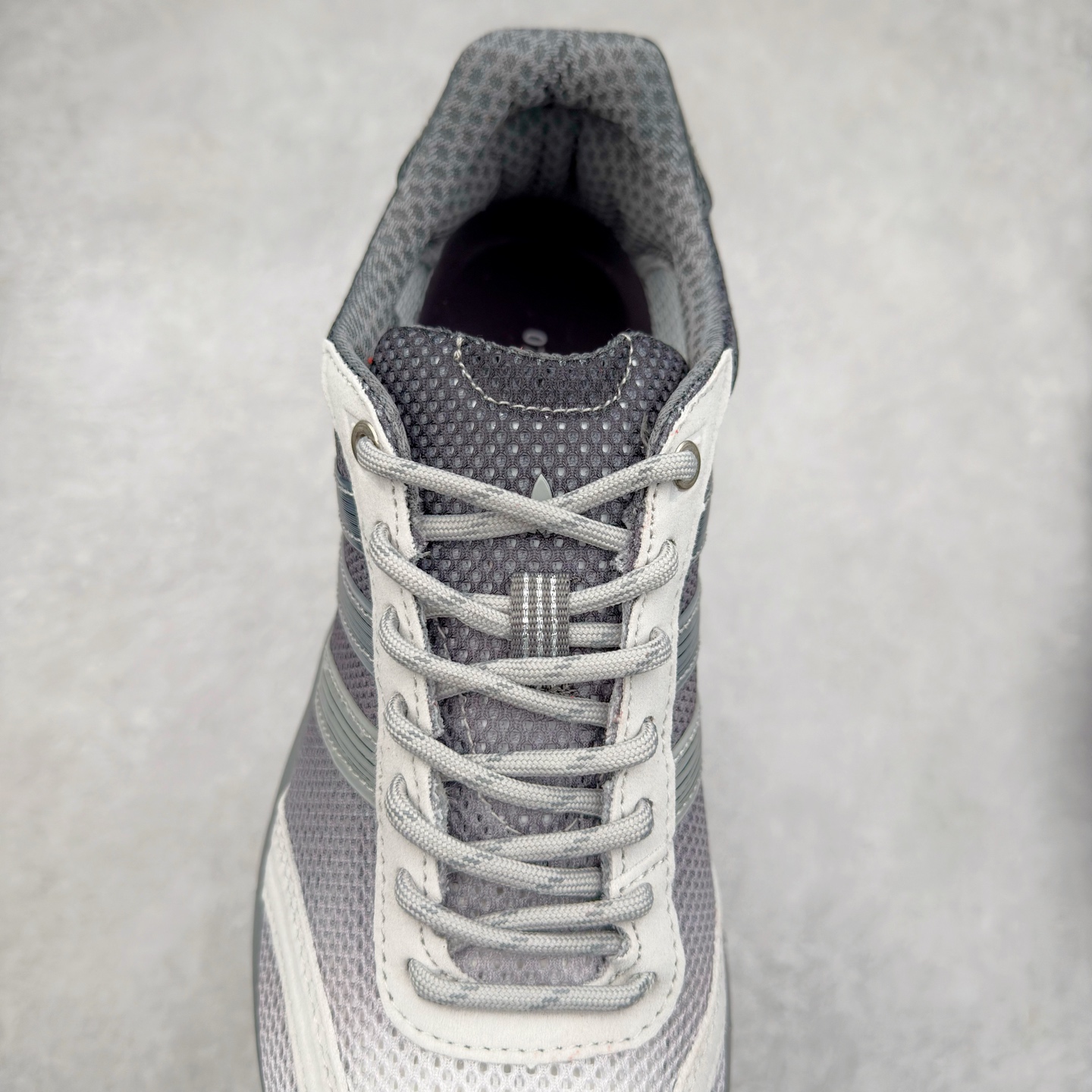 图片[5]-AD Originals Neftenga x WALES BONNER 舒适柔软防滑耐磨低帮生活休闲鞋 经典低帮设计和橡胶外底 采用舒爽尼龙鞋面 革饰面和皮革细节 搭载着 Ecotex 鞋舌 更添质感 EVA 中底设计助你舒适出行 兼具舒适性和结构感 搭载Lightstrike科技 为步伐注入活力 G12988 尺码：36 36.5 37.5 38 38.5 39 40 40.5 41 42 42.5 43 44 44.5 45-选品中心