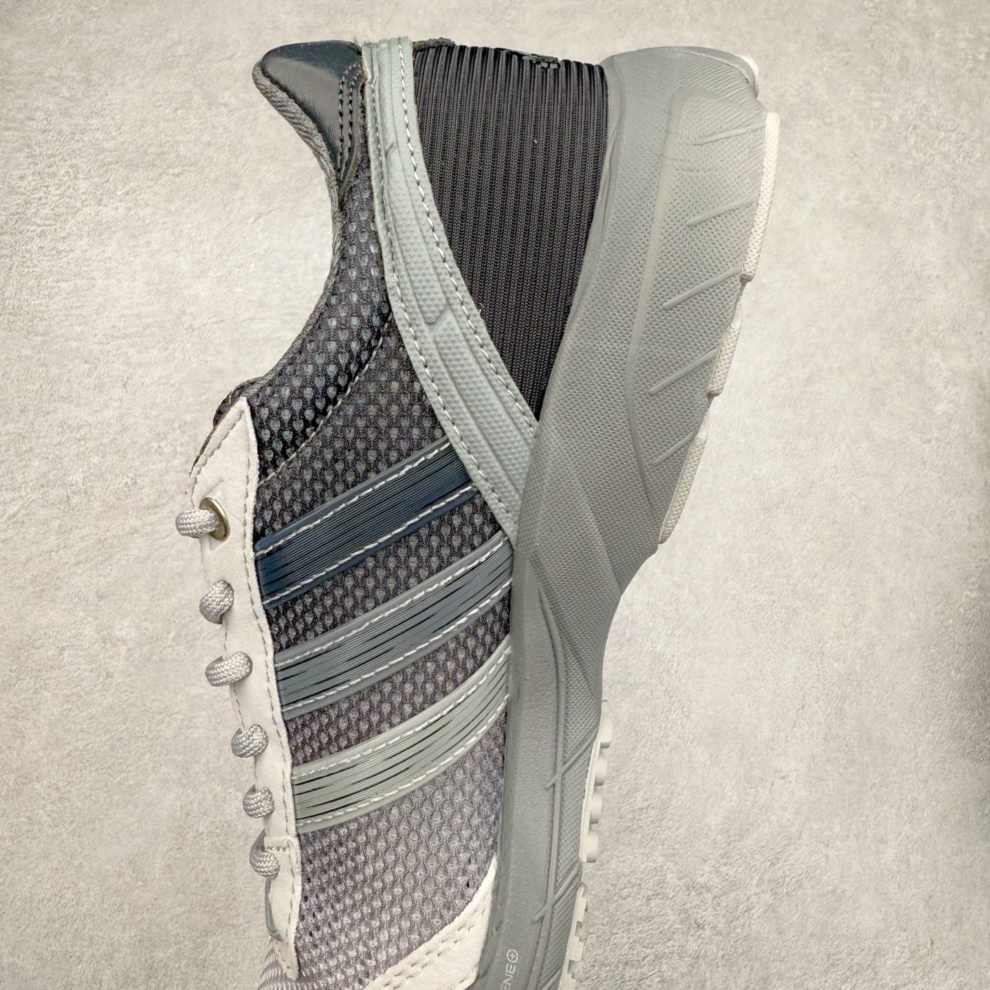 图片[7]-AD Originals Neftenga x WALES BONNER 舒适柔软防滑耐磨低帮生活休闲鞋 经典低帮设计和橡胶外底 采用舒爽尼龙鞋面 革饰面和皮革细节 搭载着 Ecotex 鞋舌 更添质感 EVA 中底设计助你舒适出行 兼具舒适性和结构感 搭载Lightstrike科技 为步伐注入活力 G12988 尺码：36 36.5 37.5 38 38.5 39 40 40.5 41 42 42.5 43 44 44.5 45-选品中心