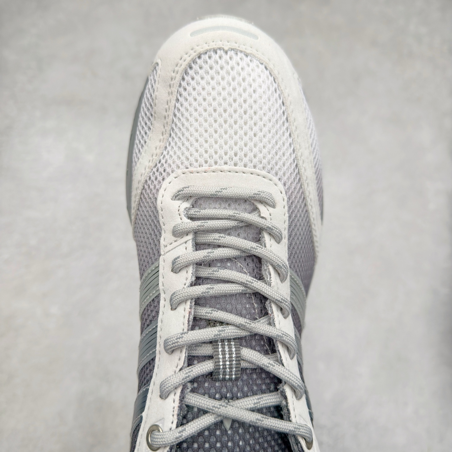 图片[4]-AD Originals Neftenga x WALES BONNER 舒适柔软防滑耐磨低帮生活休闲鞋 经典低帮设计和橡胶外底 采用舒爽尼龙鞋面 革饰面和皮革细节 搭载着 Ecotex 鞋舌 更添质感 EVA 中底设计助你舒适出行 兼具舒适性和结构感 搭载Lightstrike科技 为步伐注入活力 G12988 尺码：36 36.5 37.5 38 38.5 39 40 40.5 41 42 42.5 43 44 44.5 45-选品中心