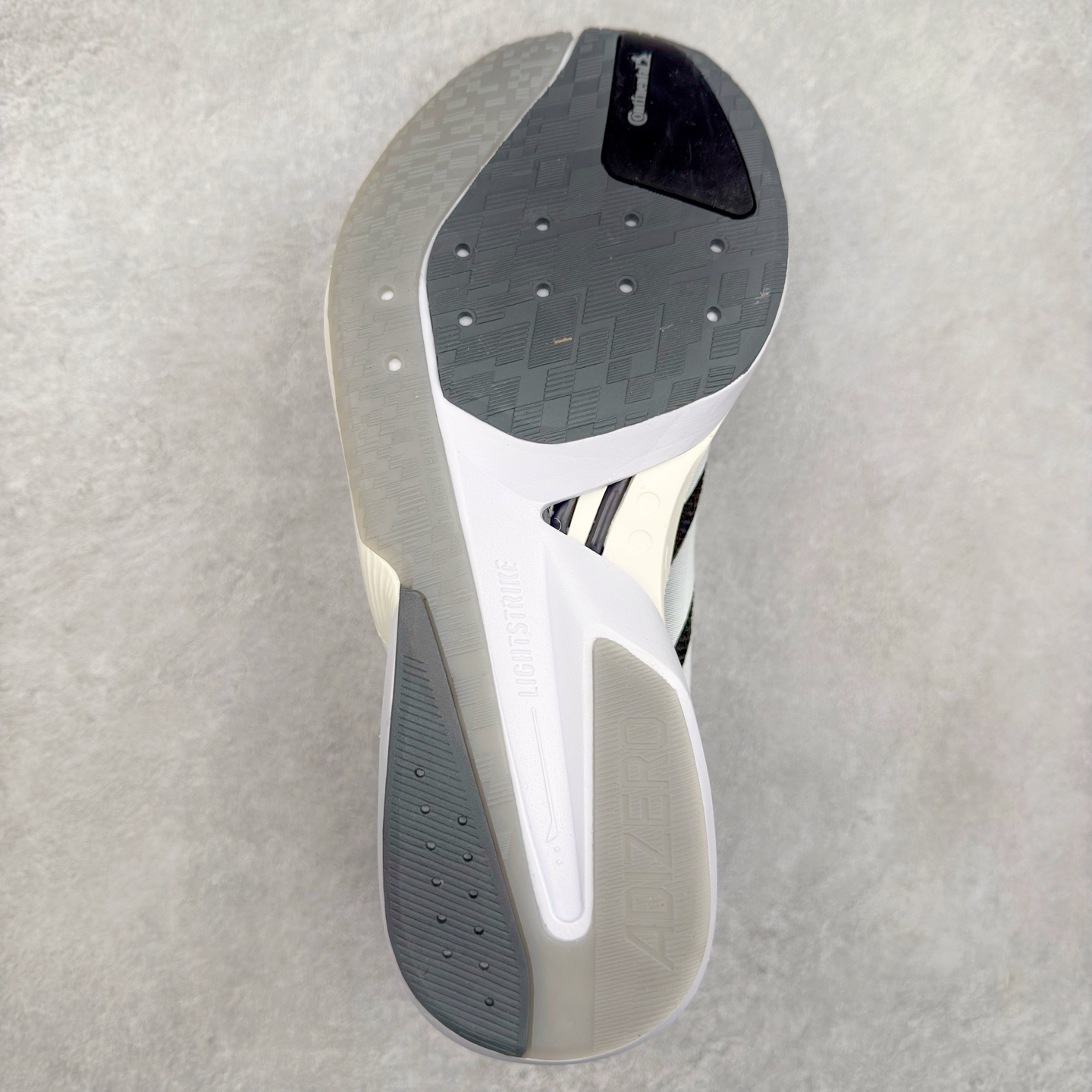 图片[9]-AD Adizero Boston 13 夏季透气网眼竞速跑鞋 JS4938 融合Lightstrike和Lightstrike Pro技术 采用乙烯/乙酸乙烯酯(EVA)材质 打造舒适中底 含ENERGYROD能量碳柱 旨在为步伐添活力 尺码：36 36.5 37 38 38.5 39 40 40.5 41 42 42.5 43 44 44.5 45-选品中心