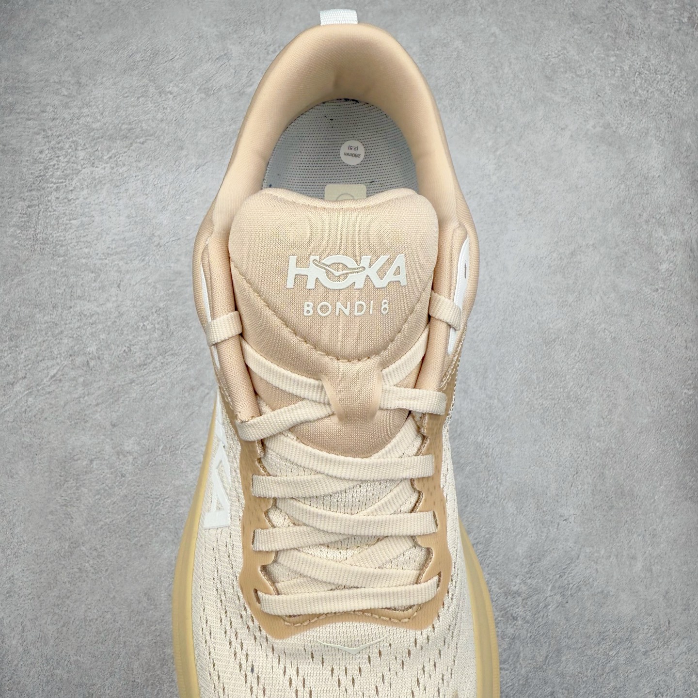 图片[5]-＃HK纯原 HOKA ONE ONE Bondi 8 邦代八代缓震网面耐磨低帮跑步鞋 原始的 Bondi 缓震和线条在这里 提供该特许经营权众所周知的柔软、平衡的乘坐体验 Bondi 使用加长的摇杆微调几何形状 以获得更大的加速度 同时由于采用碳纤维板 还可以提供更平稳的脚趾离地 尺码：36 36.5 37.5 38 38.5 39 40 40.5 41 42 42.5 43 44 44.5 45-选品中心