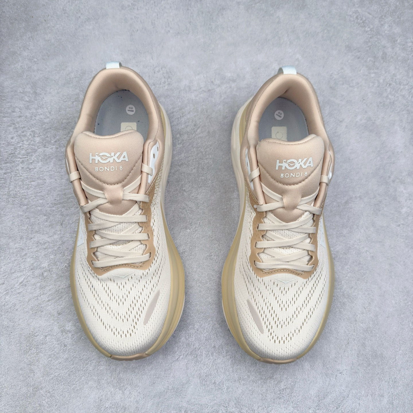 图片[2]-＃HK纯原 HOKA ONE ONE Bondi 8 邦代八代缓震网面耐磨低帮跑步鞋 原始的 Bondi 缓震和线条在这里 提供该特许经营权众所周知的柔软、平衡的乘坐体验 Bondi 使用加长的摇杆微调几何形状 以获得更大的加速度 同时由于采用碳纤维板 还可以提供更平稳的脚趾离地 尺码：36 36.5 37.5 38 38.5 39 40 40.5 41 42 42.5 43 44 44.5 45-选品中心