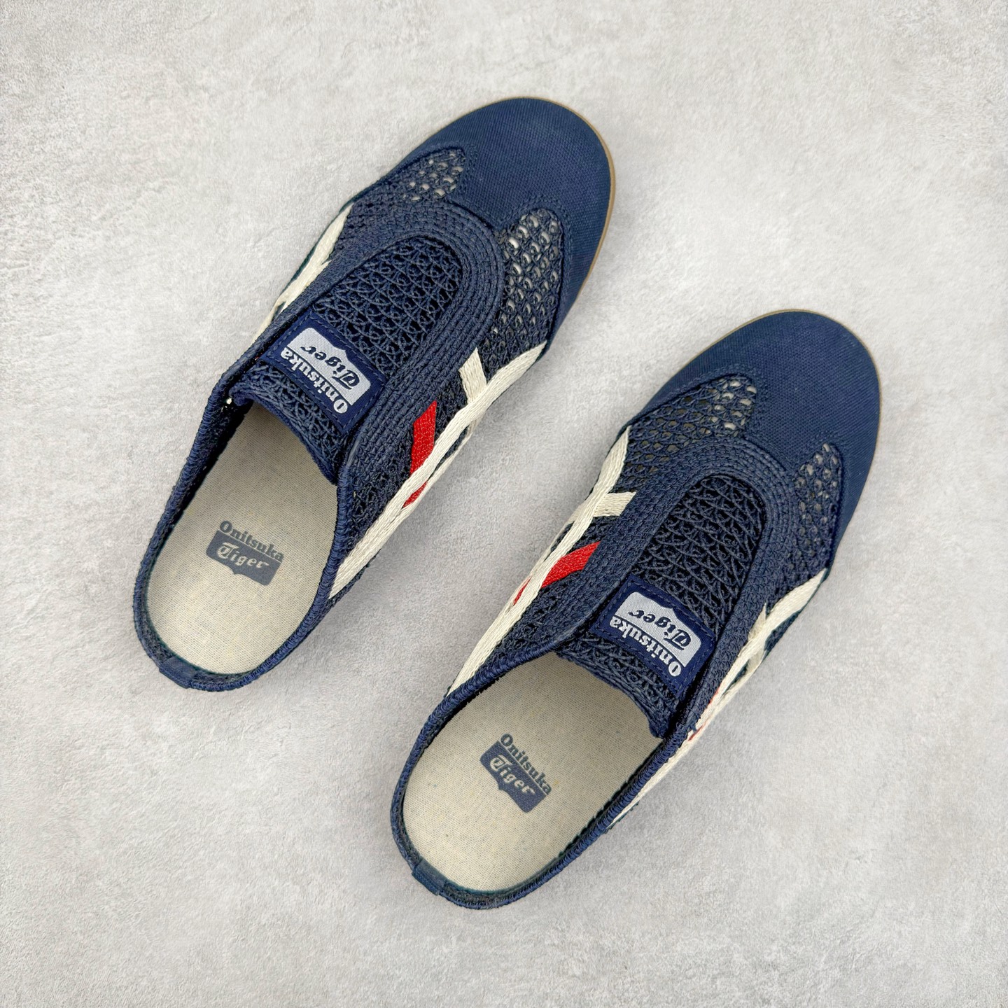 图片[3]-Asics Onitsuka Tiger 鬼冢虎 MEXICO 66 Sabot 半拖舒适日常透气轻便低帮生活休闲鞋 鬼塚虎从运动中汲取灵感，并致力于打造融合舒适感受与创新设计的时尚品牌。品牌的设计风格既体现了对传统的致敬，同时也表达了对精致风格和现代创意的推崇。我们提供独具个性的全系列产品，打造从头到脚的整体穿搭。每件产品皆以精湛工艺匠心打造，细节考究，品质出众。尺码：36 37 37.5 38 39 39.5 40.5 41.5 42 42.5 43.5 44 45-选品中心