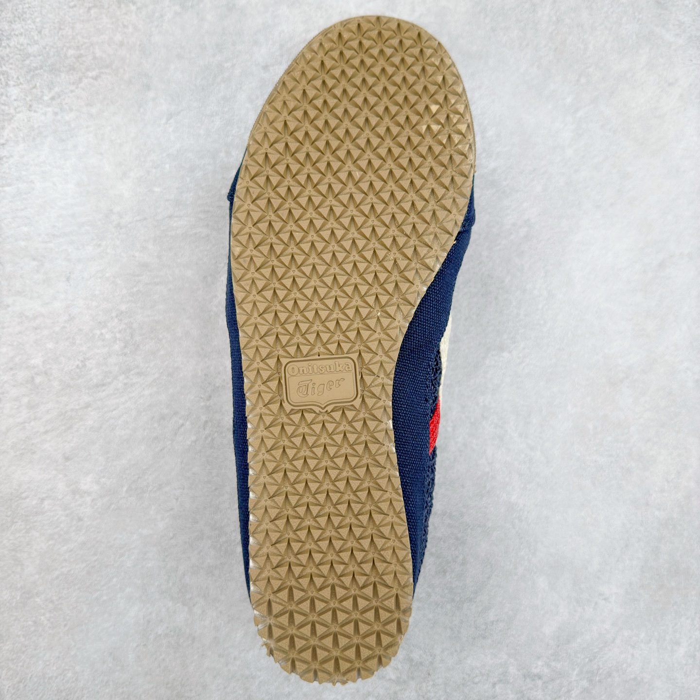 图片[9]-Asics Onitsuka Tiger 鬼冢虎 MEXICO 66 Sabot 半拖舒适日常透气轻便低帮生活休闲鞋 鬼塚虎从运动中汲取灵感，并致力于打造融合舒适感受与创新设计的时尚品牌。品牌的设计风格既体现了对传统的致敬，同时也表达了对精致风格和现代创意的推崇。我们提供独具个性的全系列产品，打造从头到脚的整体穿搭。每件产品皆以精湛工艺匠心打造，细节考究，品质出众。尺码：36 37 37.5 38 39 39.5 40.5 41.5 42 42.5 43.5 44 45-选品中心