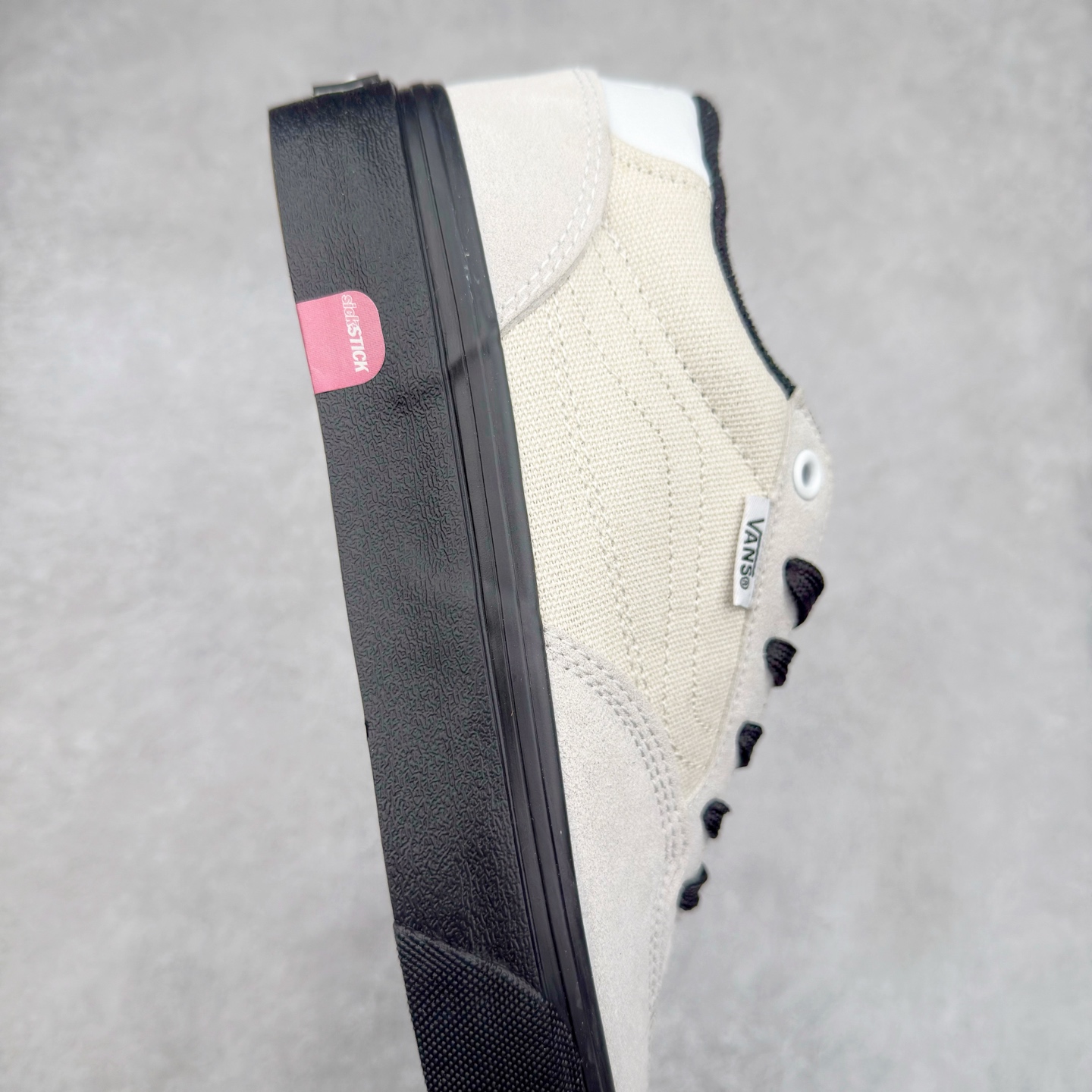 图片[6]-Vans Skate Rowan Pro 米白黑 经典百搭 轻便舒适专业滑板鞋 鞋底处的小心机脚能很好的释放脚底压力 货号：VN0A4TZCW8R 尺码：35 36 36.5 37 38 38.5 39 40 40.5 41 42 42.5 43 44 工艺：硫化1：1（重量1：1、真标、原钢印、材质标、鞋型标、合格证）-选品中心