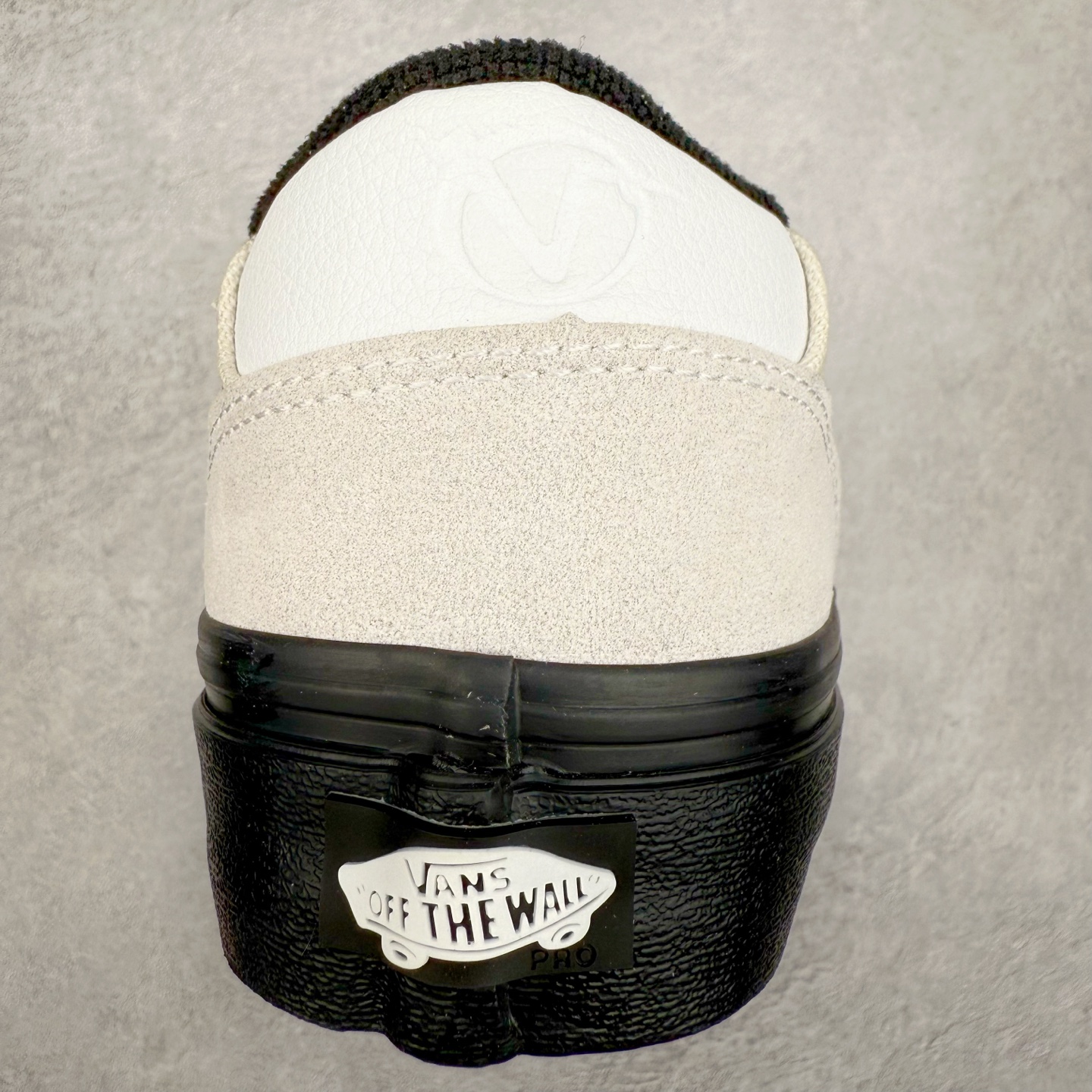 图片[8]-Vans Skate Rowan Pro 米白黑 经典百搭 轻便舒适专业滑板鞋 鞋底处的小心机脚能很好的释放脚底压力 货号：VN0A4TZCW8R 尺码：35 36 36.5 37 38 38.5 39 40 40.5 41 42 42.5 43 44 工艺：硫化1：1（重量1：1、真标、原钢印、材质标、鞋型标、合格证）-选品中心