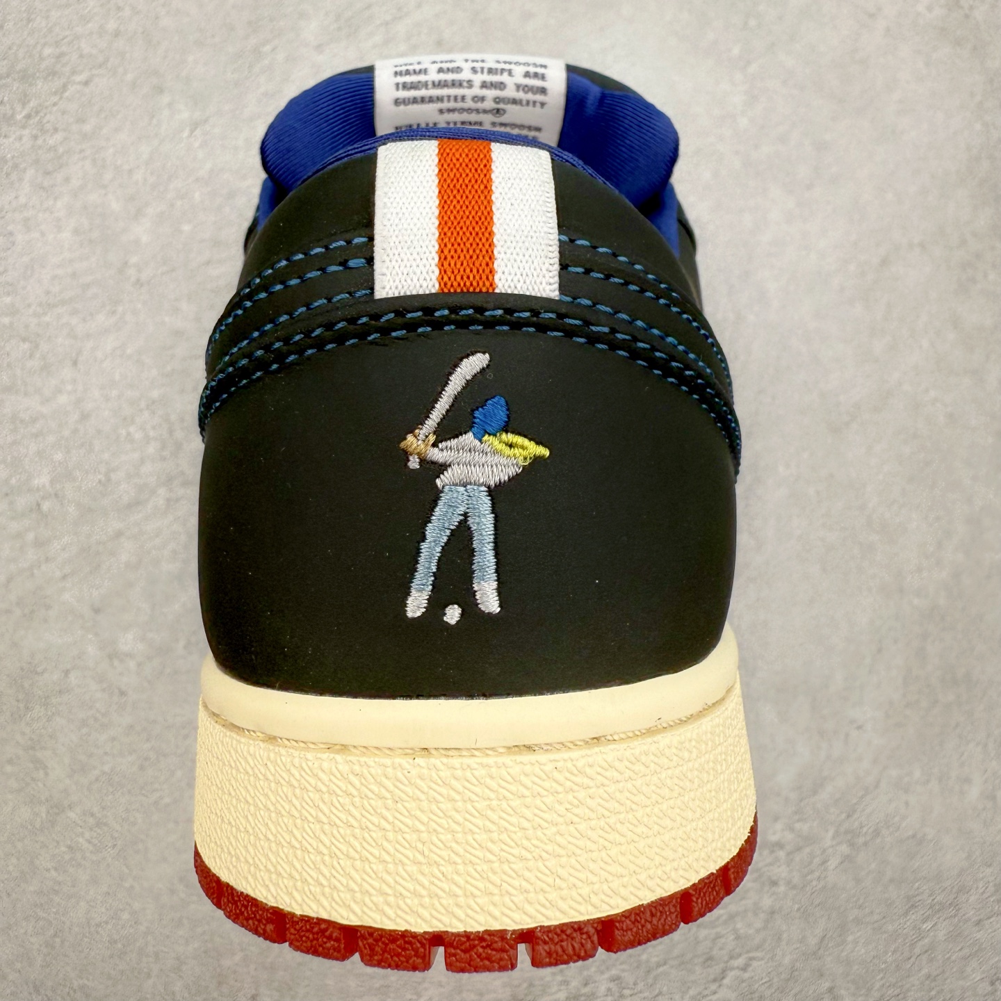 图片[8]-＃福利特价 Air Jordan AJ1 Low 低帮系列 百分百全新货品 零氧化发霉 给足利润空间操作 超乎所想的高性价比 原装楦头纸板开发 完美鞋型 超高清洁度 鞋型不臃肿别扭 原厂内置全掌气垫 A模大底 鞋舌AJ原厂专用牛津布 AJ专用反口珍珠布 原厂无杂质高弹内里海棉 特殊封边弹力鞋带 原鞋开模 拒绝公底 购置公司同步原材料 都有细节原汁原味 忠于原版 尺码：36 36.5 37.5 38 38.5 39 40 40.5 41 42 42.5 43 44 44.5 45 46-选品中心